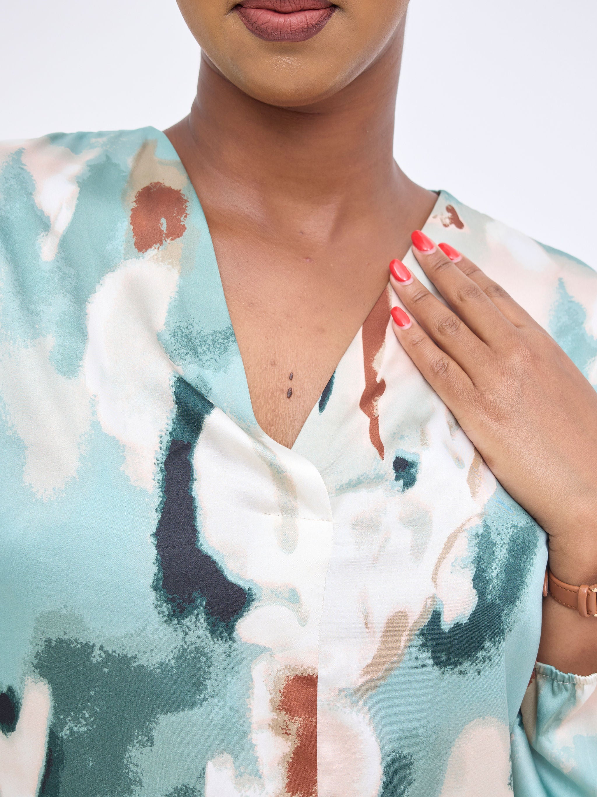 Vivo Dua Satin Bishop Sleeve Top - Cream / Light Green Print