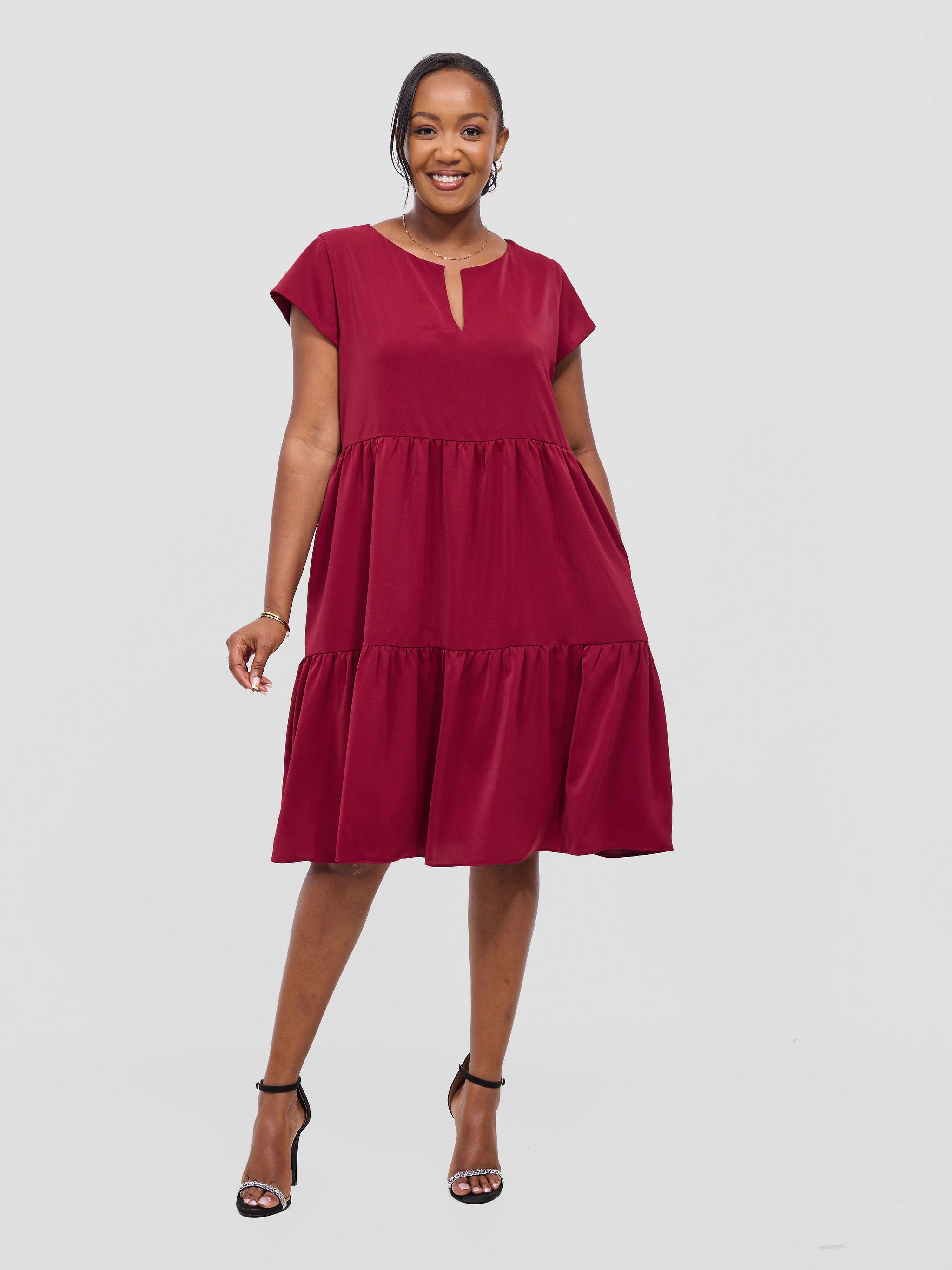 Vivo Pelia Round Neck Dress - Maroon