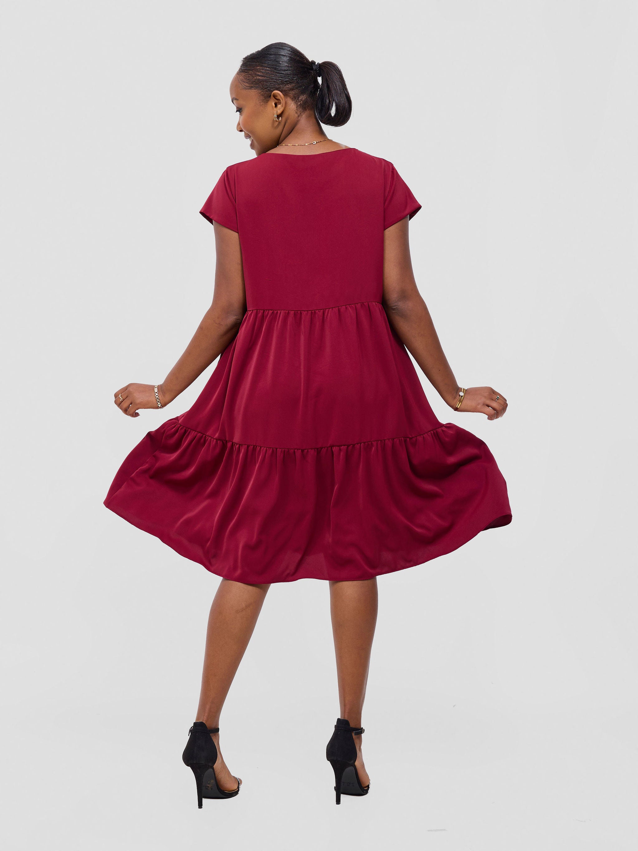 Vivo Pelia Round Neck Dress - Maroon