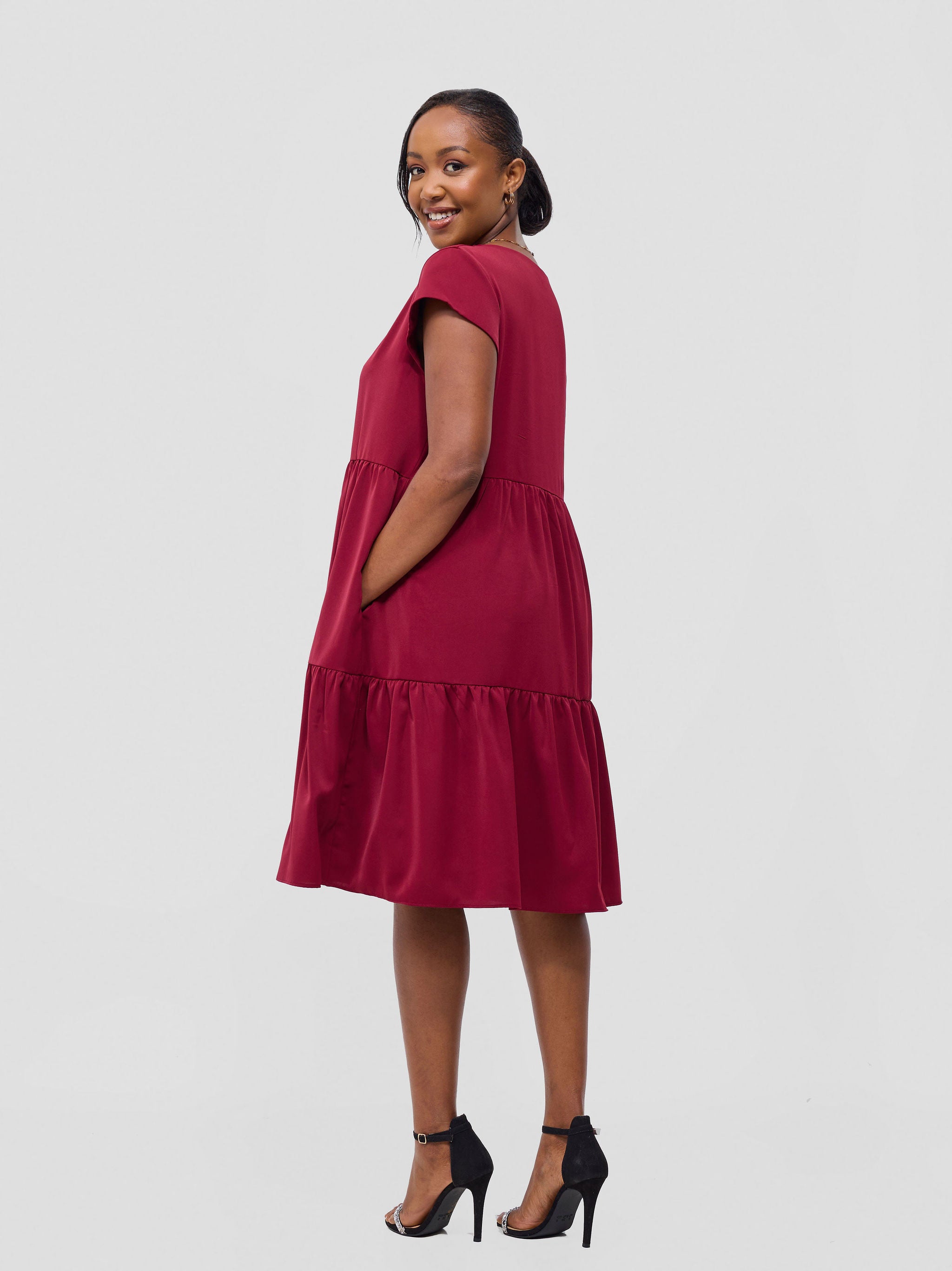 Vivo Pelia Round Neck Dress - Maroon