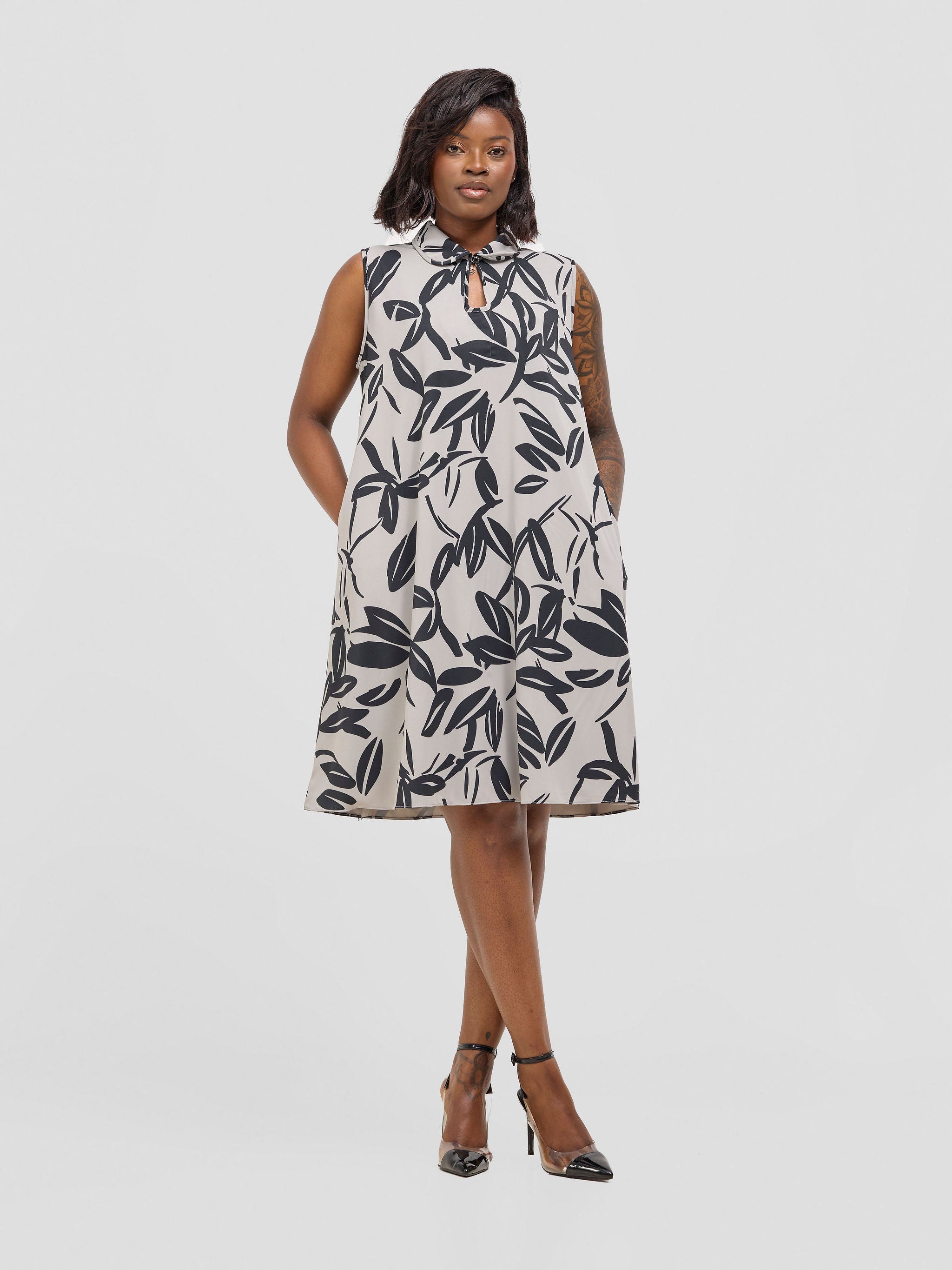 Vivo Asha Sleeveless Knee Length Dress - Grey / Black Print