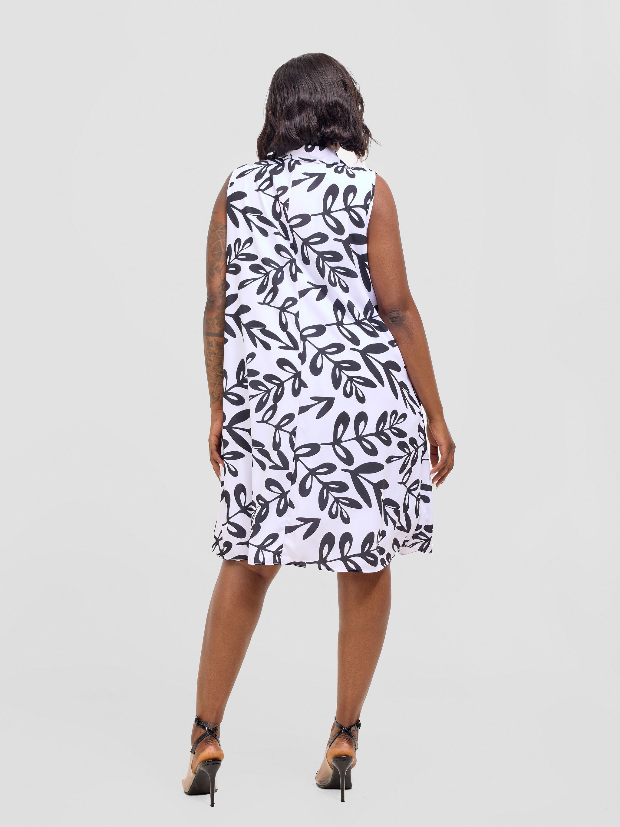 Vivo Asha Sleeveless Knee Length Dress - White / Black Jilo Print