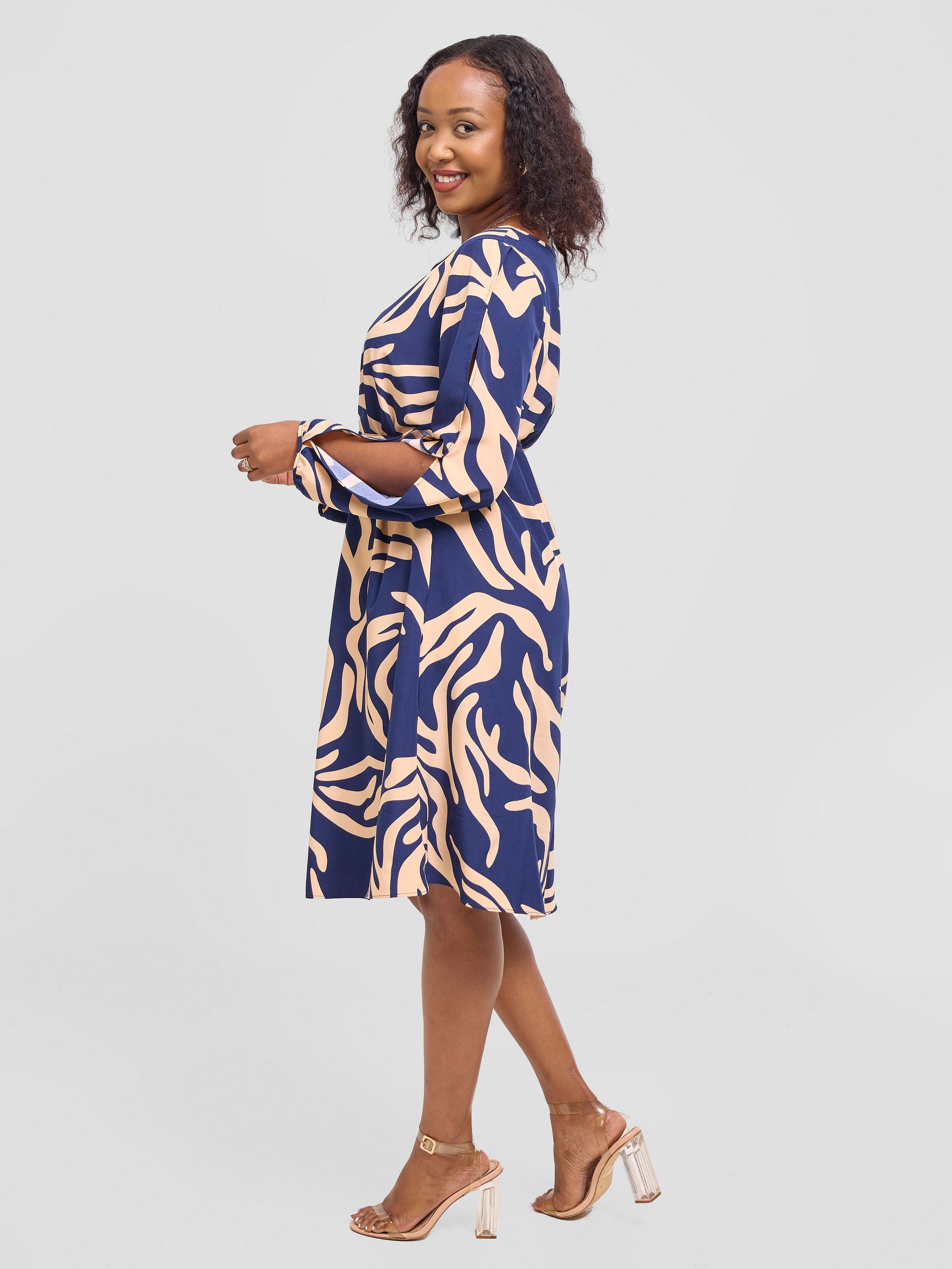 Vivo Tunu Long Slit Sleeve Knee Length Shift Dress - Peach / Navy Print