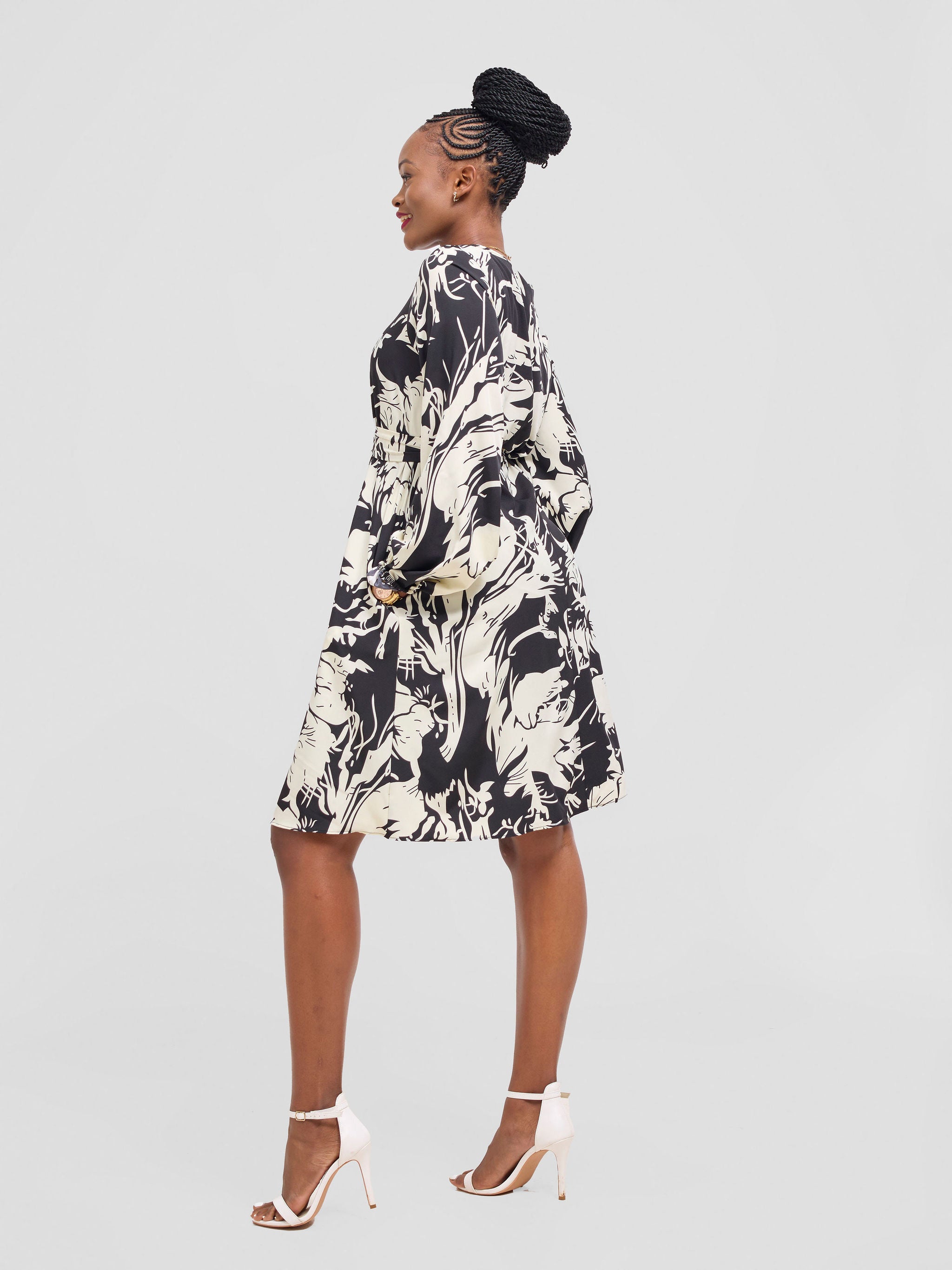 Vivo Basic Ayo Bishop Sleeve Dress - Black / Off white