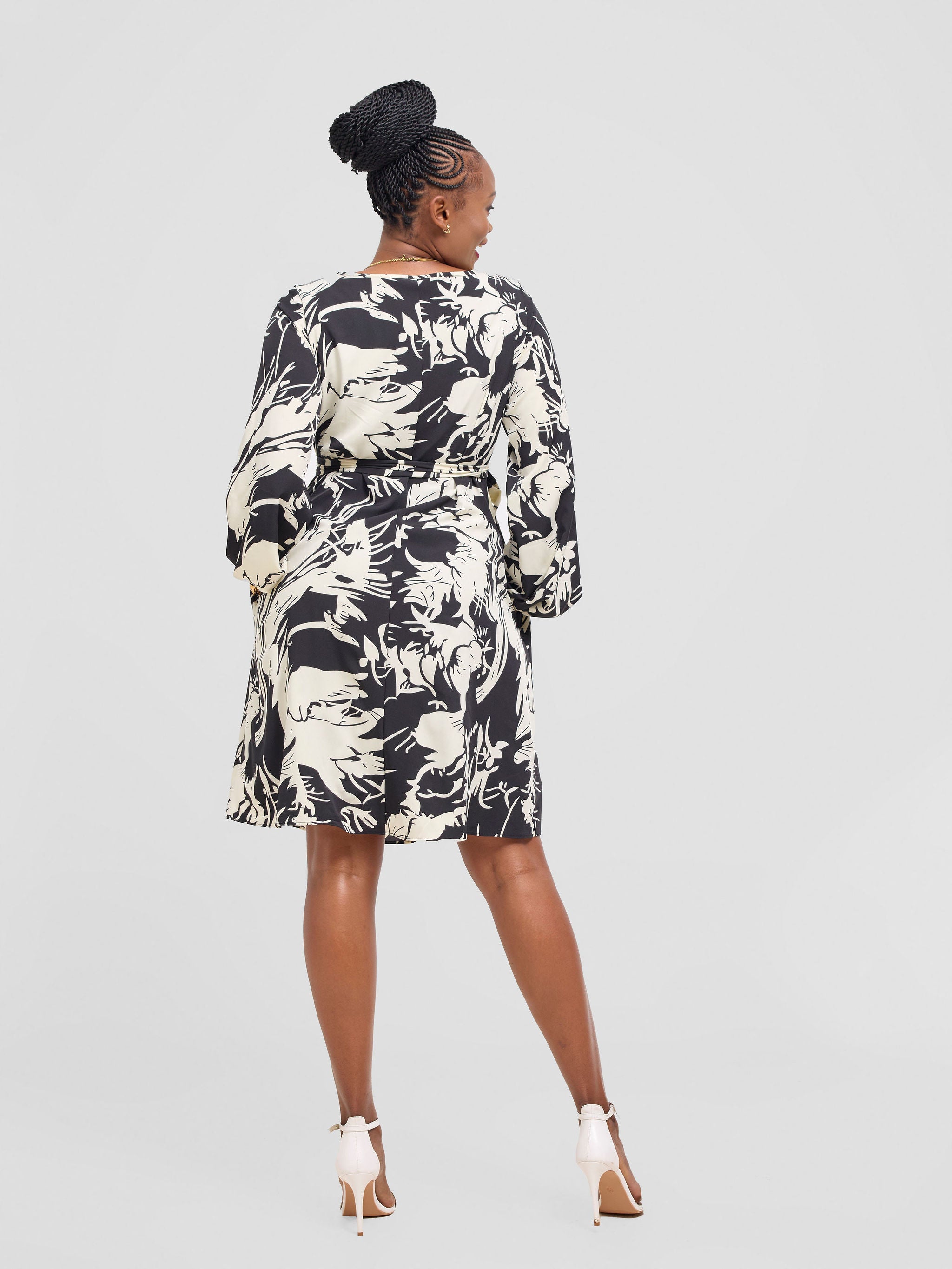 Vivo Basic Ayo Bishop Sleeve Dress - Black / Off white