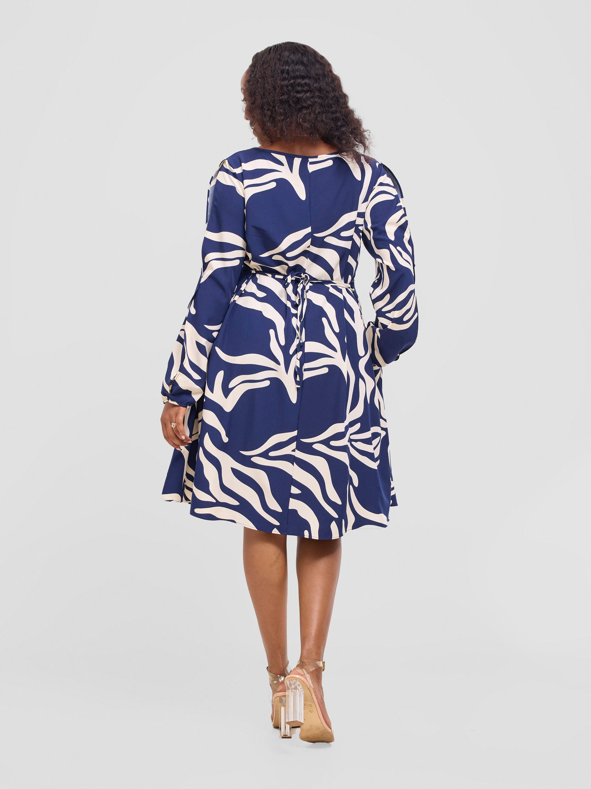 Vivo Tunu Long Slit Sleeve Knee Length Shift Dress - Cream / Navy Print