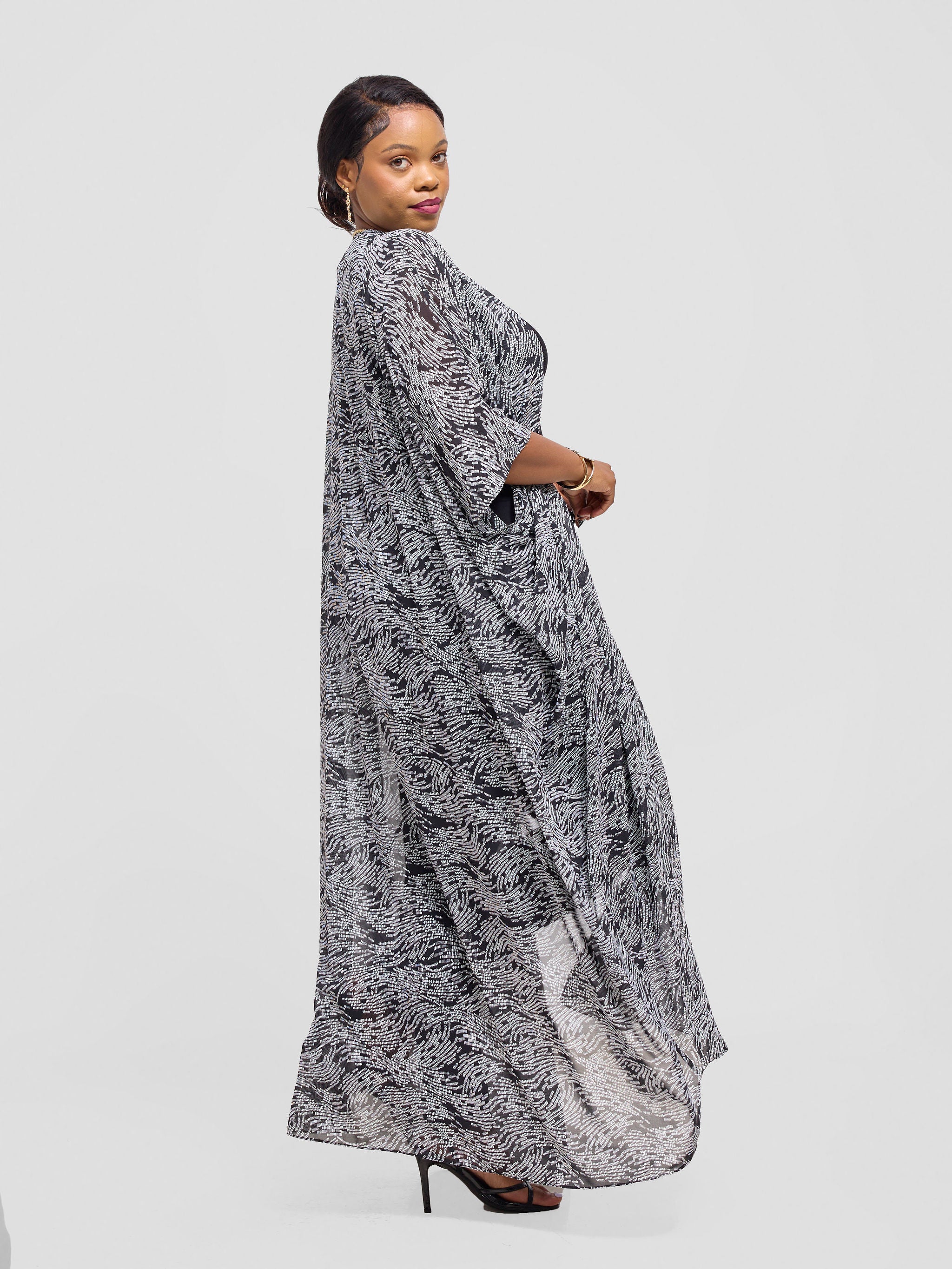 Vivo Muna Chiffon Kimono - Black Mimo print