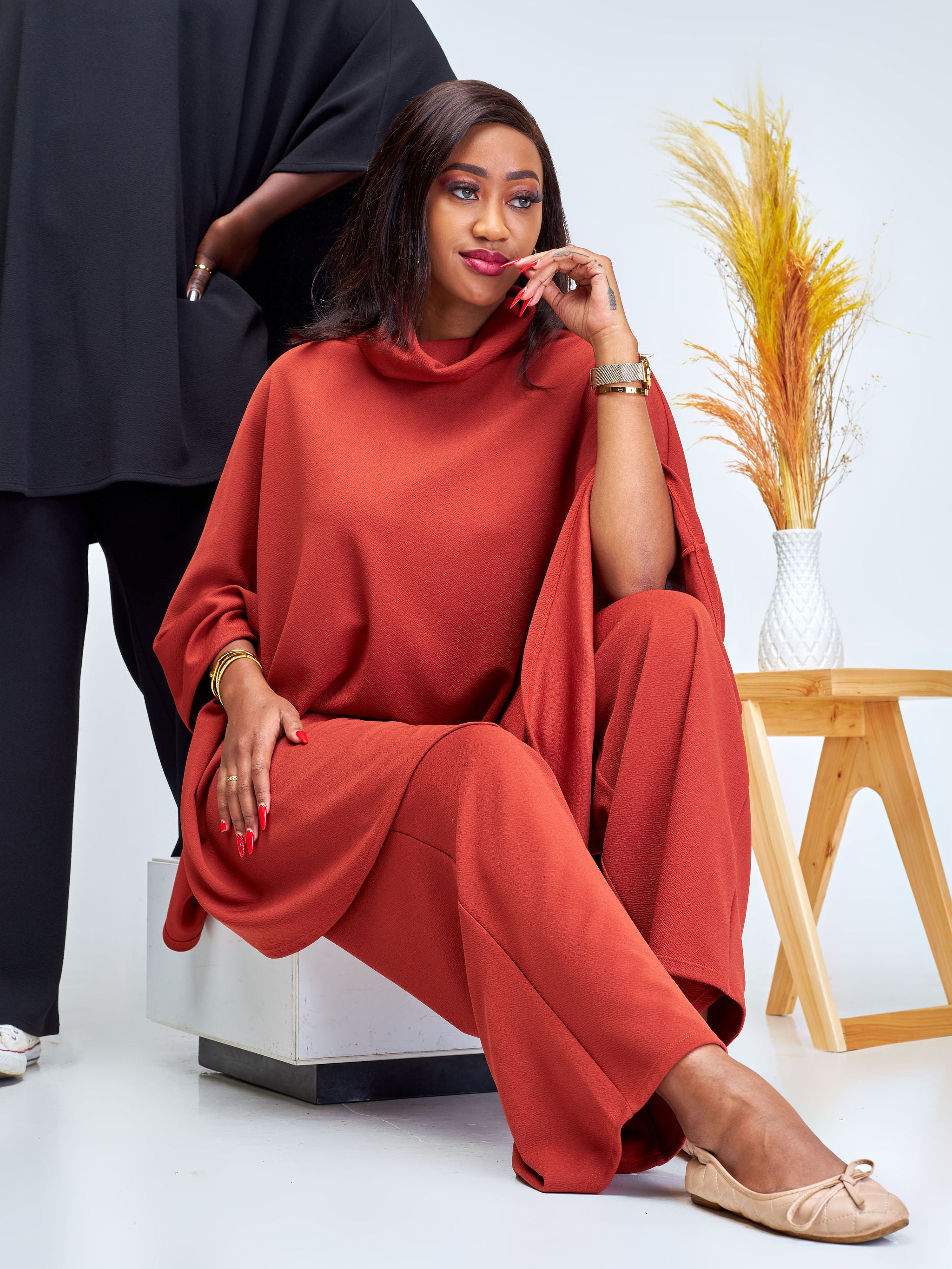 Vivo Amali Turtleneck Cape - Rust