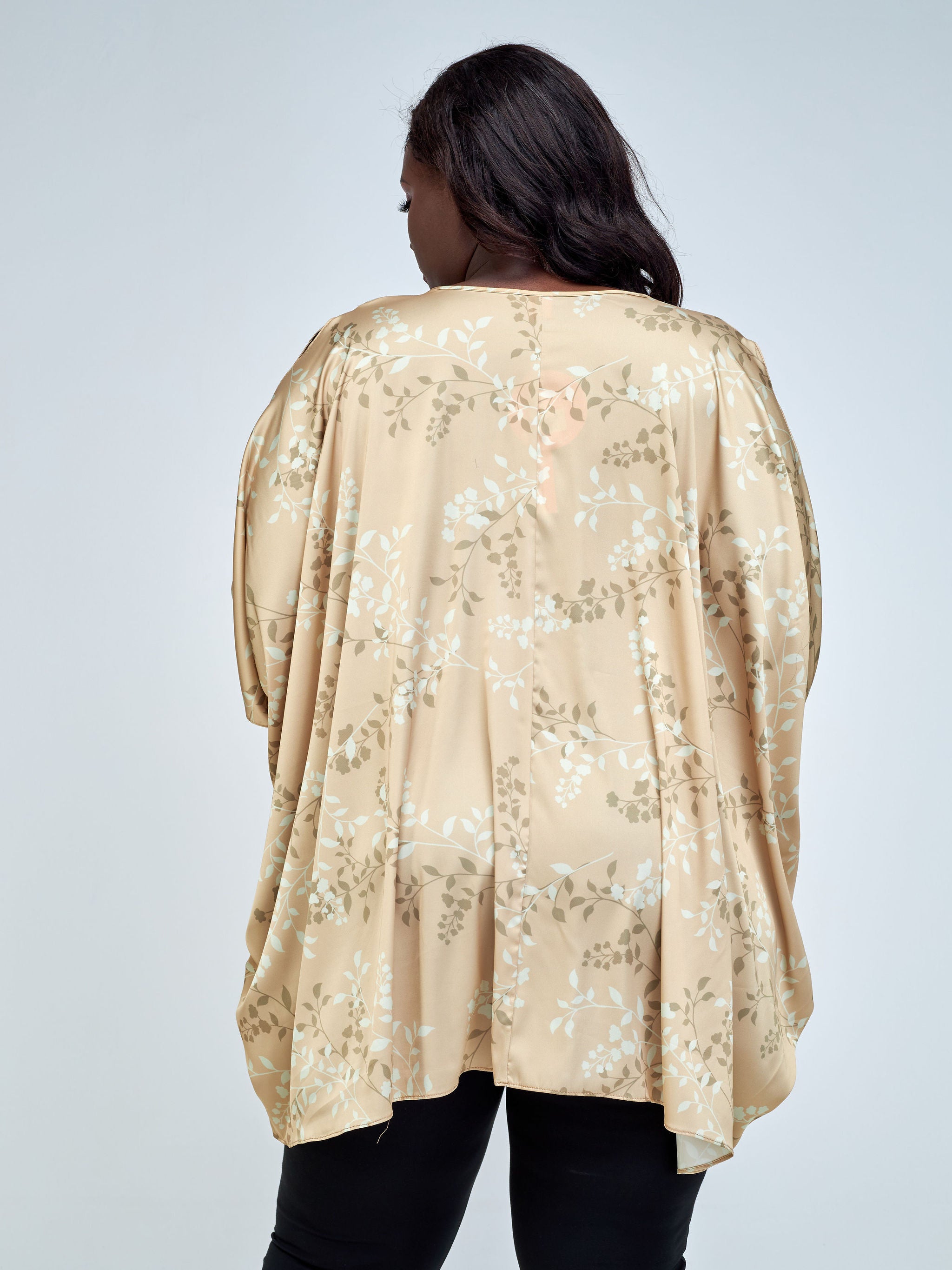 Vivo Lani Wide Short Top - Taupe / Off White Floral