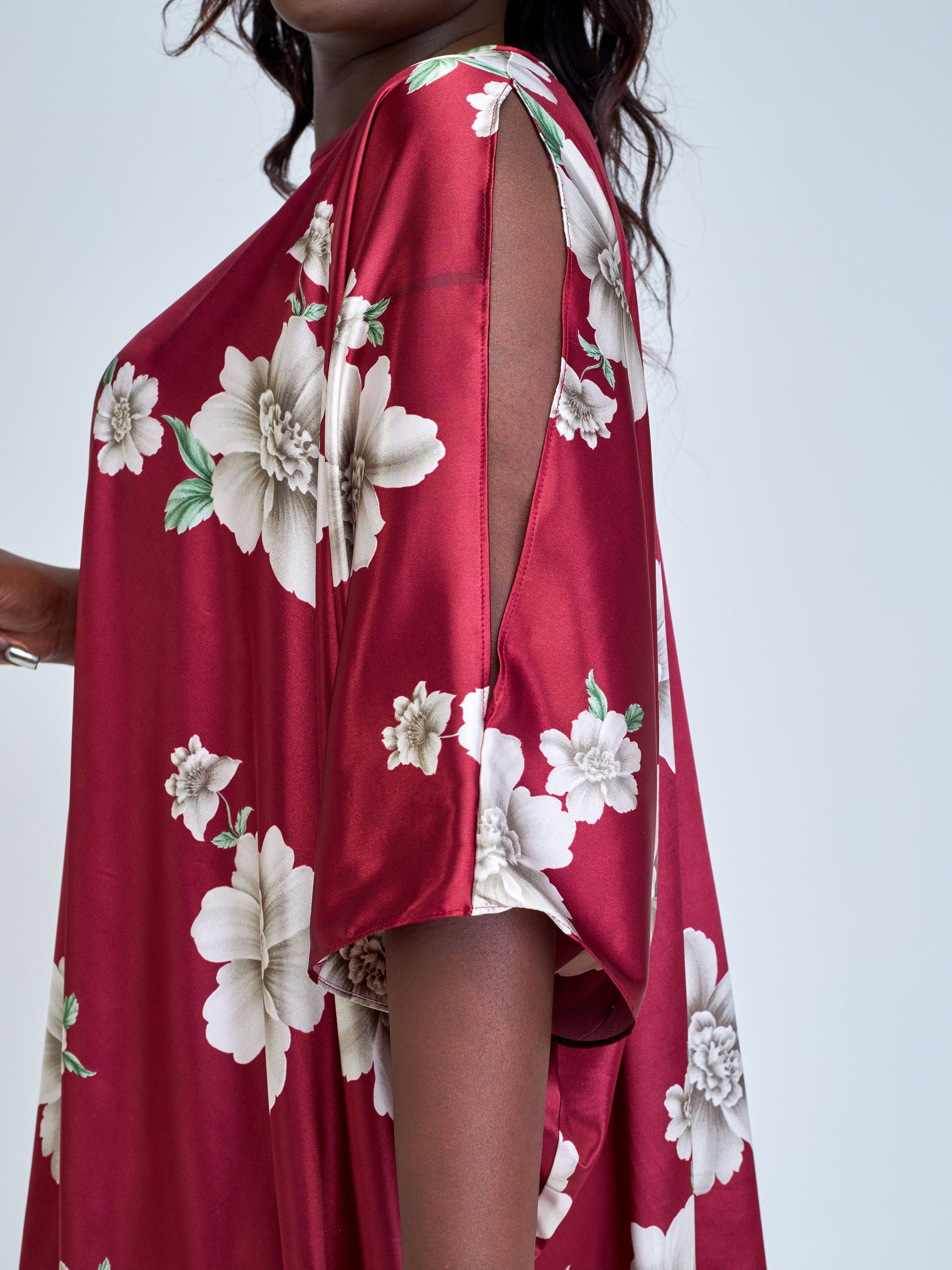 Vivo Lani Wide Short Top - Burgundy / Taupe Abstract Print