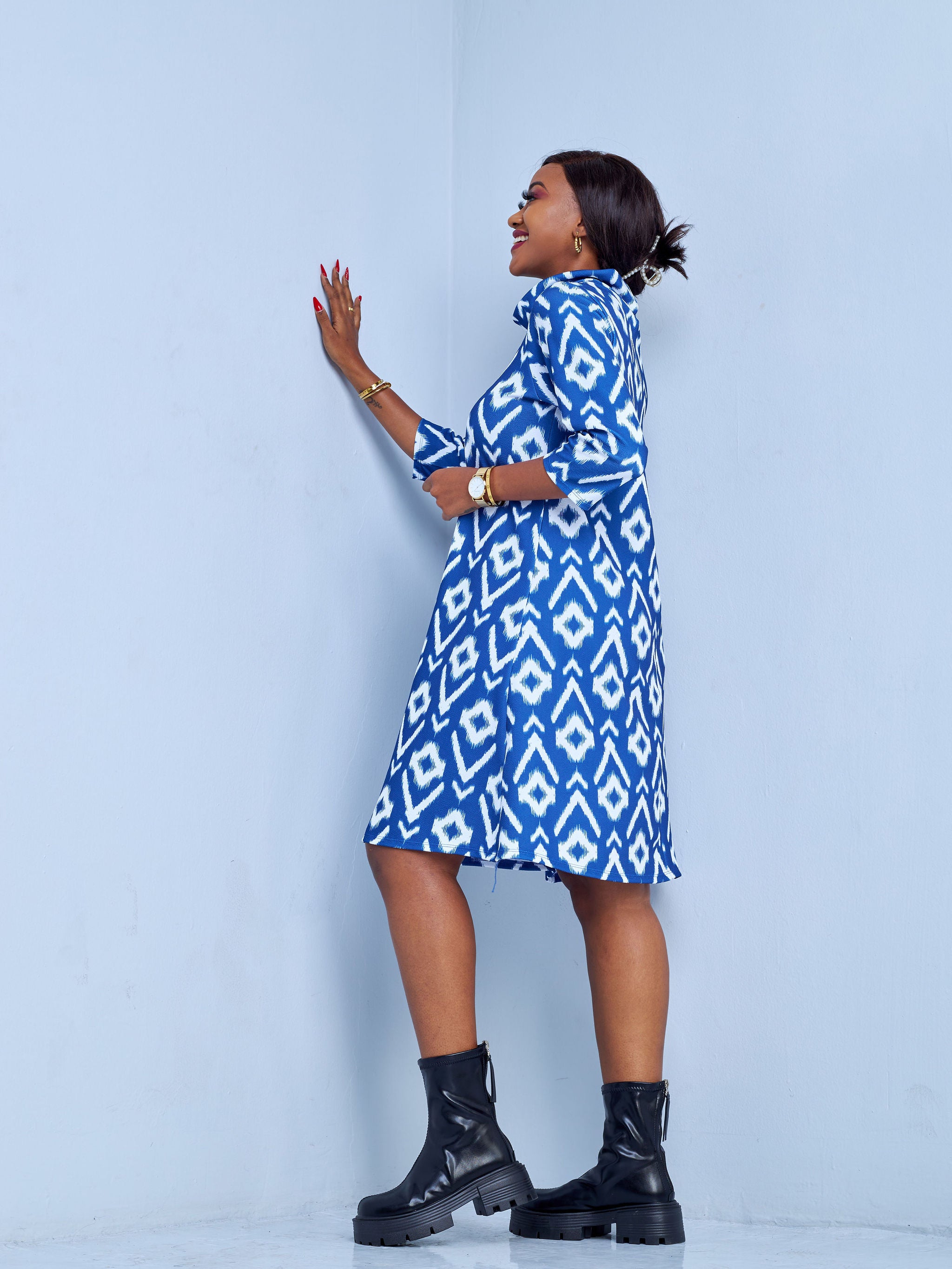 Vivo Amali 3/4 Sleeve Turtleneck Tent Knee Length Dress - Navy Blue / White Abstract Print