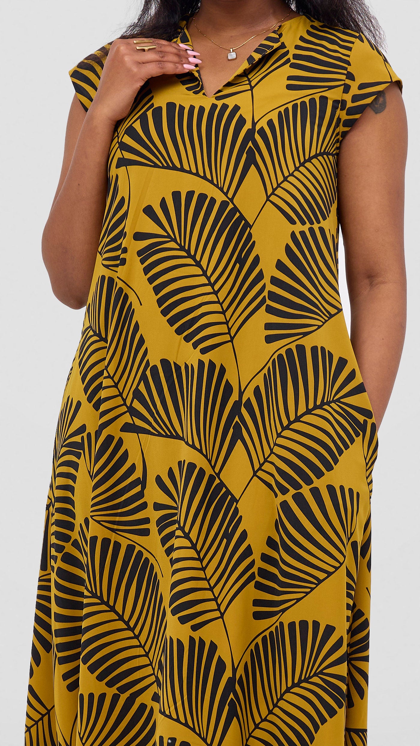 Vivo Zola V Neck Cap Sleeve Maxi Dress - Mustard / Black Emin Print