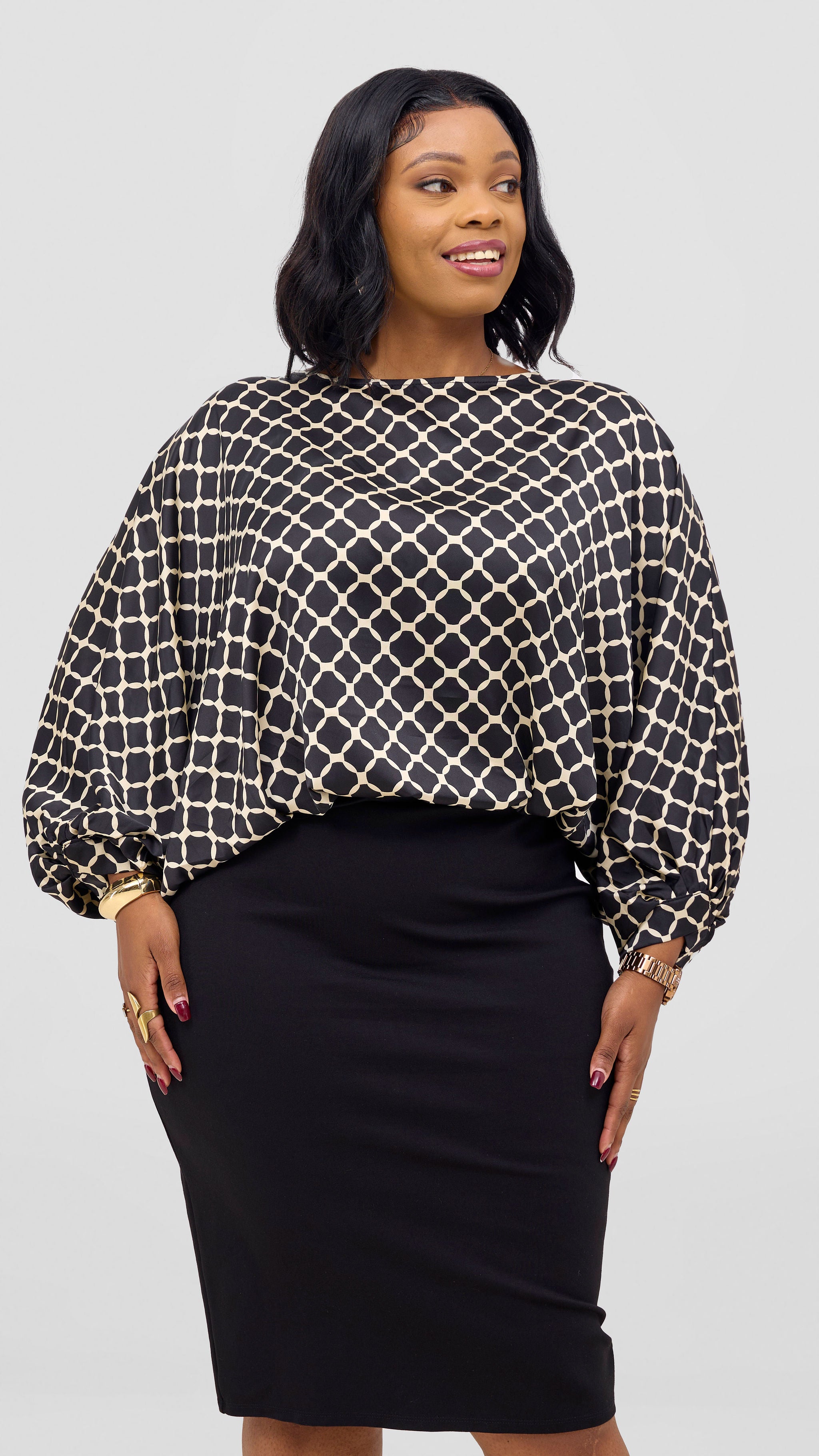 Vivo Sawari Crossed Cuff Batwing Top - Black / Cream Print