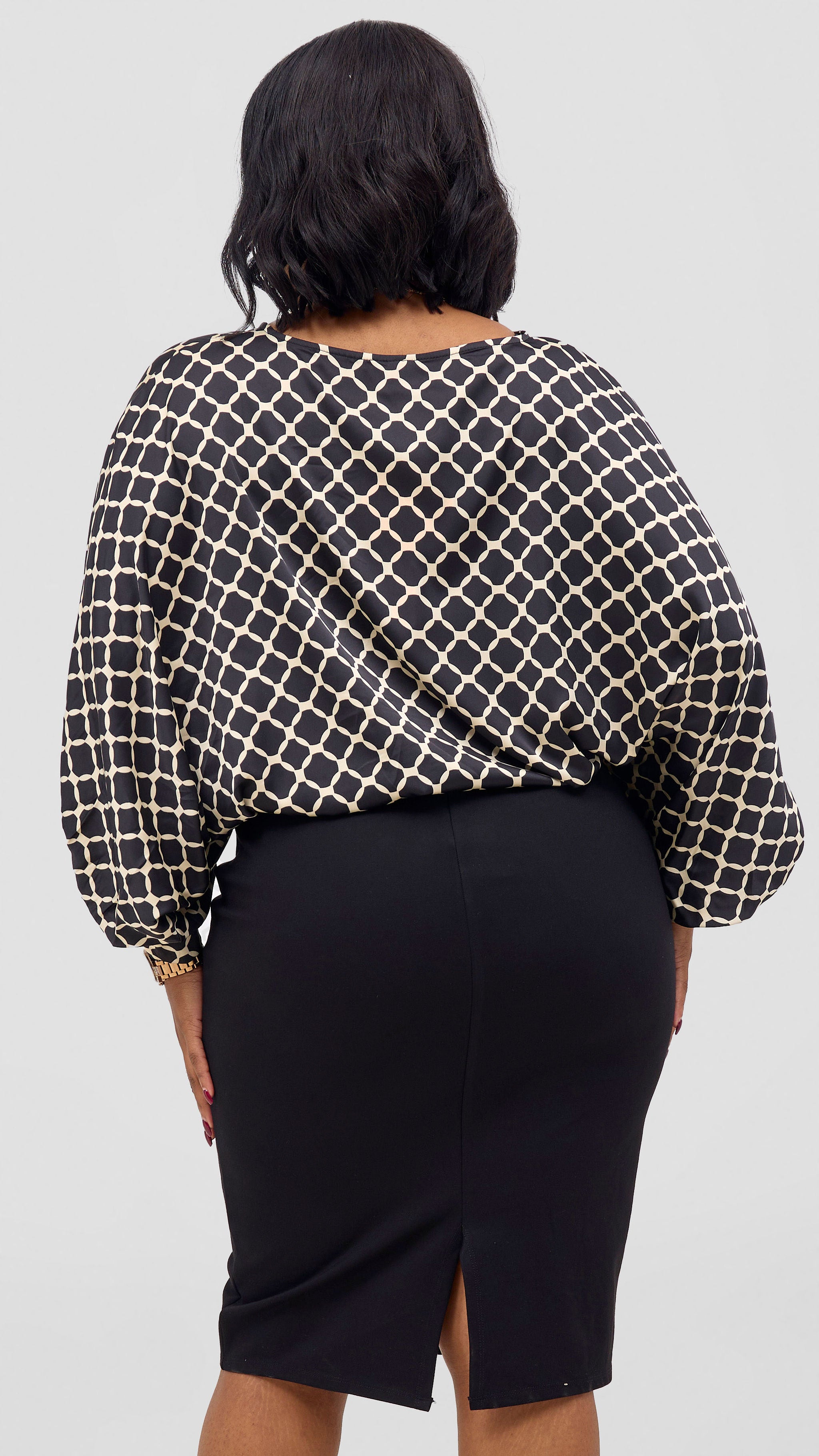 Vivo Sawari Crossed Cuff Batwing Top - Black / Cream Print