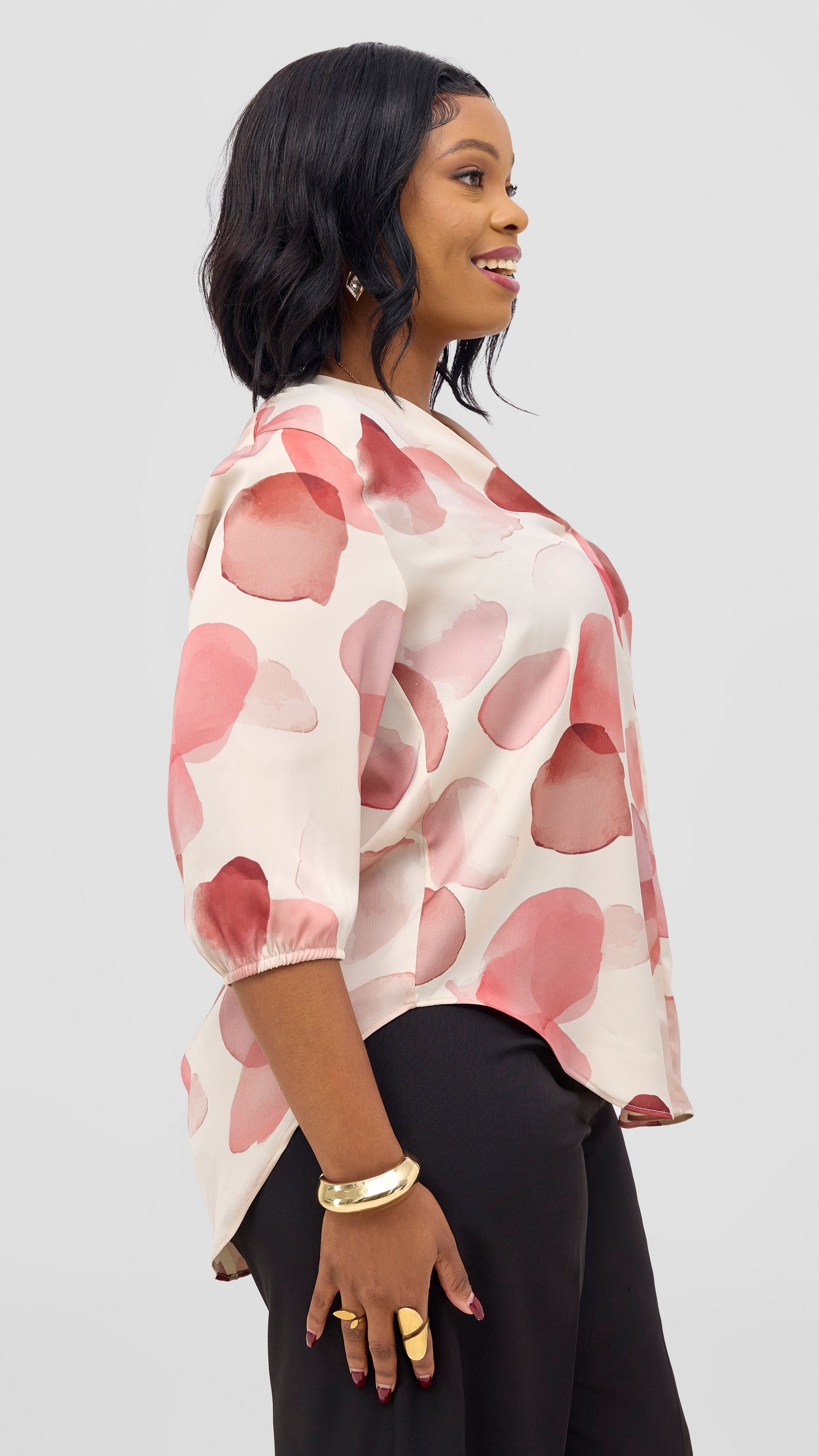 Vivo Dua 3/4 Sleeved V Neck Shirt - Buttermilk / Red Arisi Print