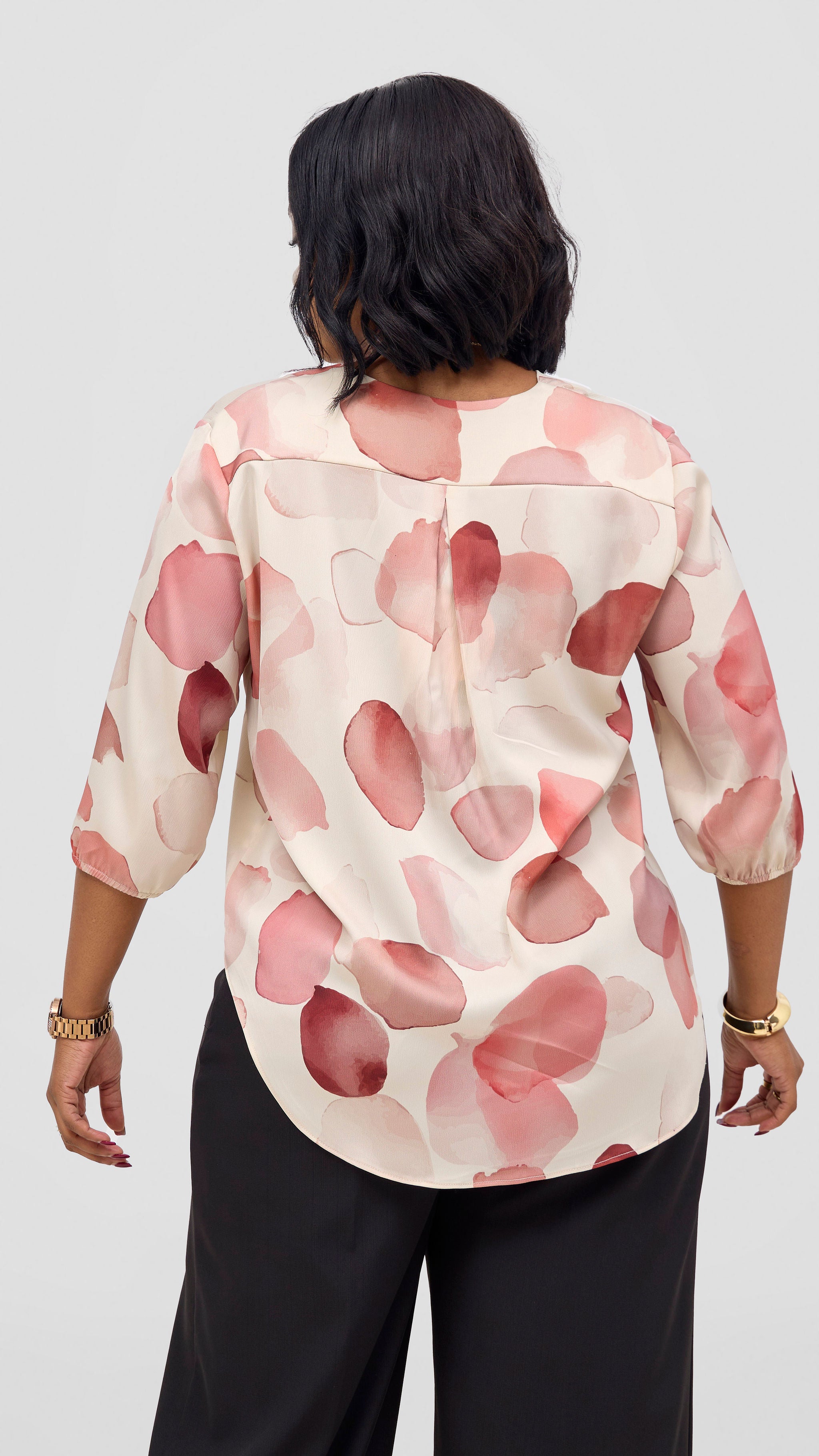 Vivo Dua 3/4 Sleeved V Neck Shirt - Buttermilk / Red Arisi Print