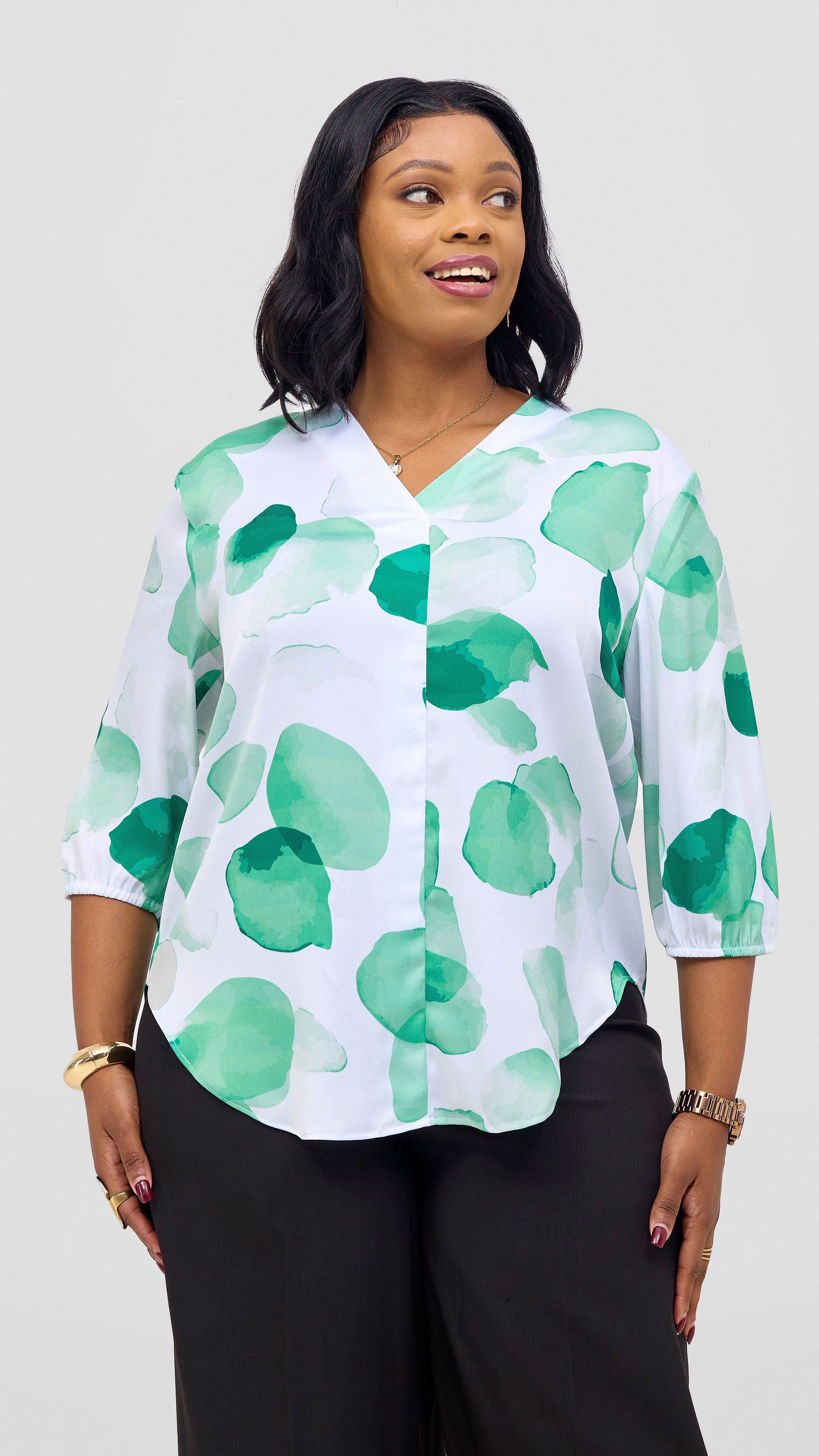 Vivo Dua 3/4 Sleeved V Neck Shirt - White / Green Arisi Print