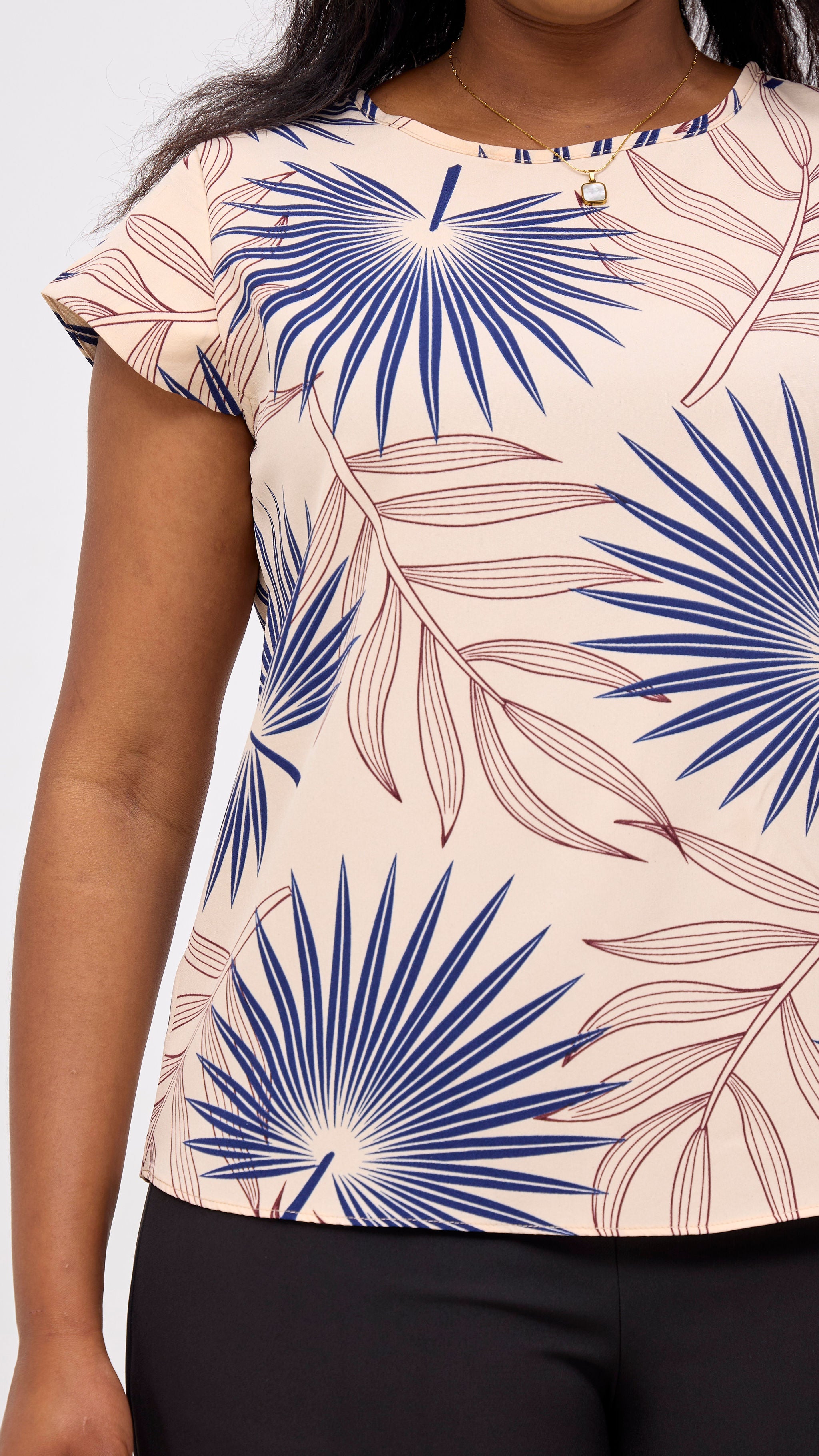 Vivo Basic Crepe Cap Sleeved Top - Peach / Navy Print