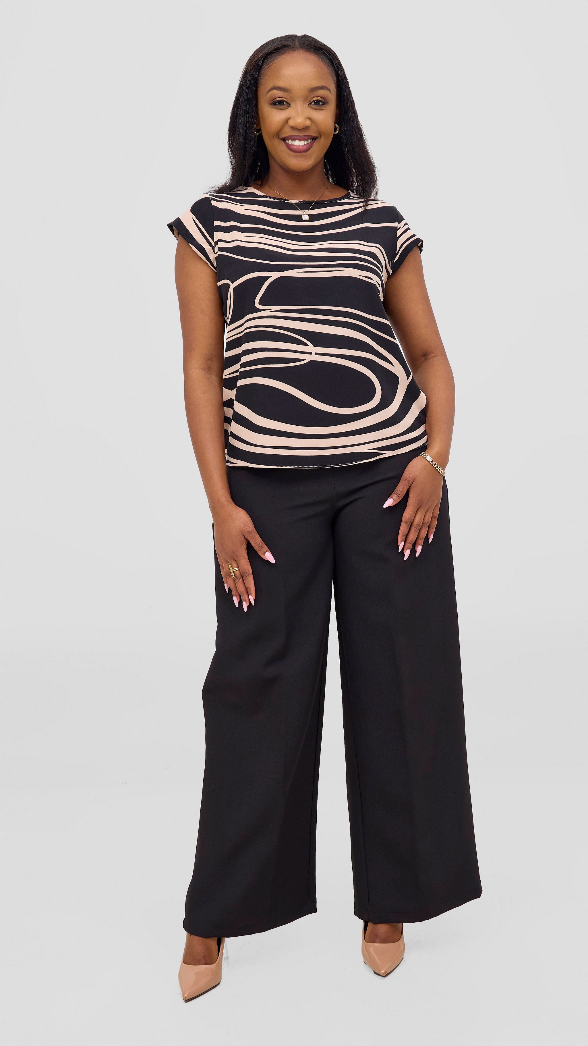 Vivo Basic Crepe Cap Sleeved Top - Black / Peach Print