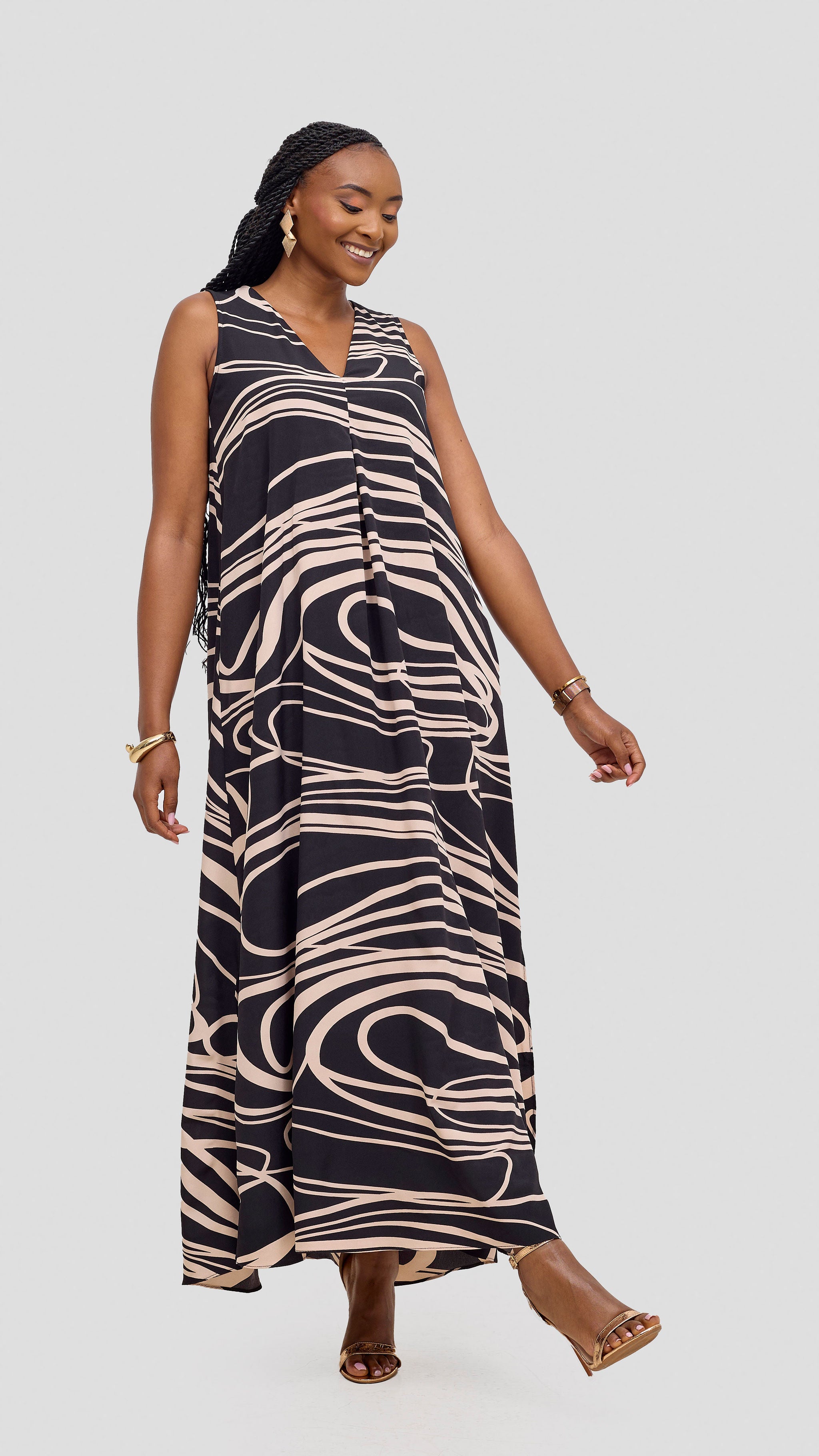Vivo Ava Front Pleat Maxi Dress - Black / Peach Print
