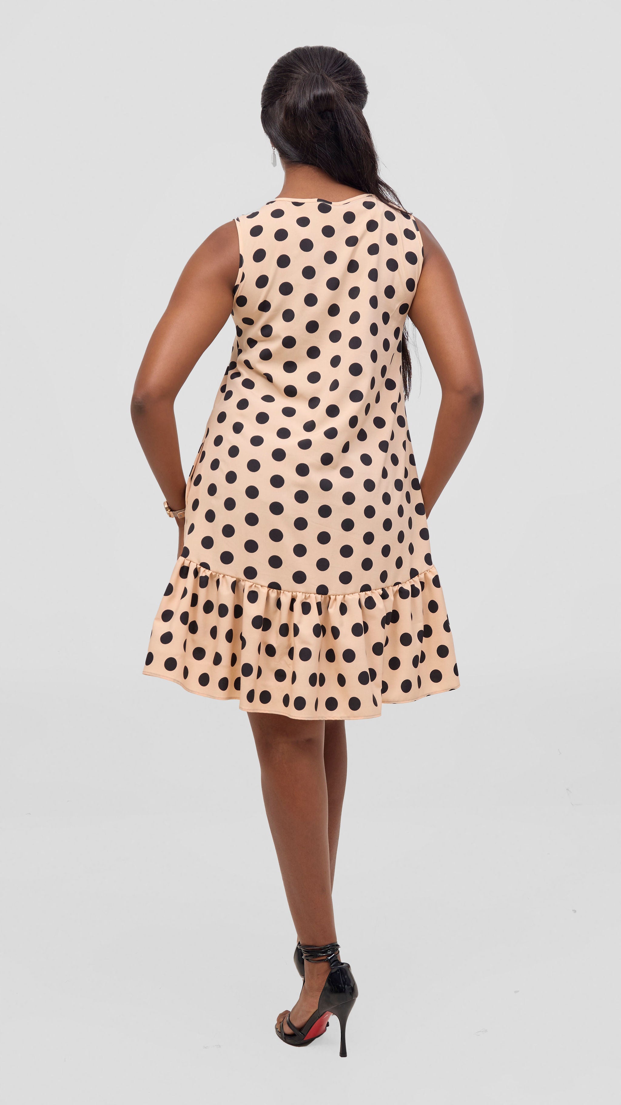 Vivo Dalia Sleeveless Gathered Tent Dress - Beige / Black Print