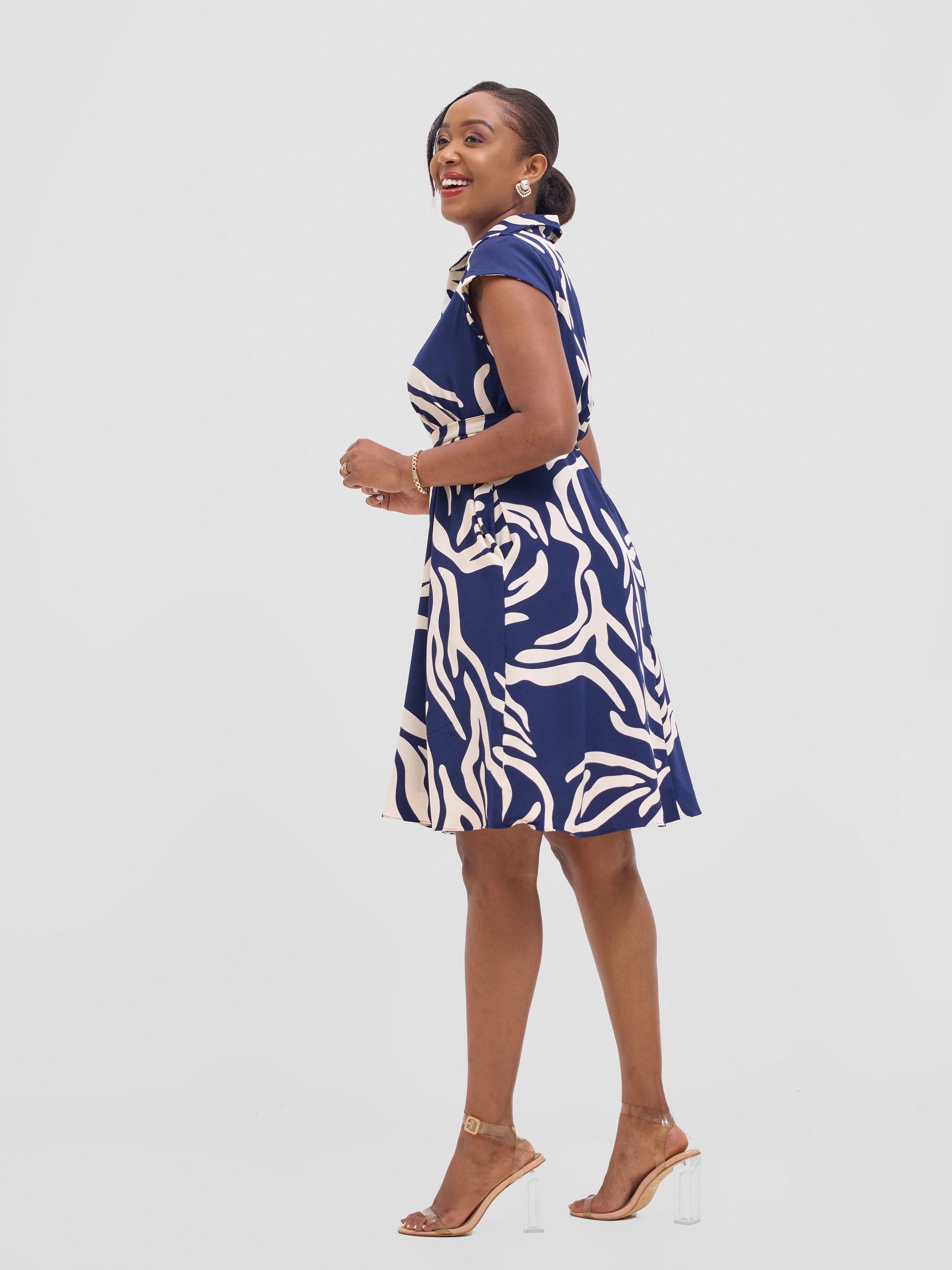 Vivo Zuri Cap Sleeve Knee Length Dress - Navy / Cream Umaca Print