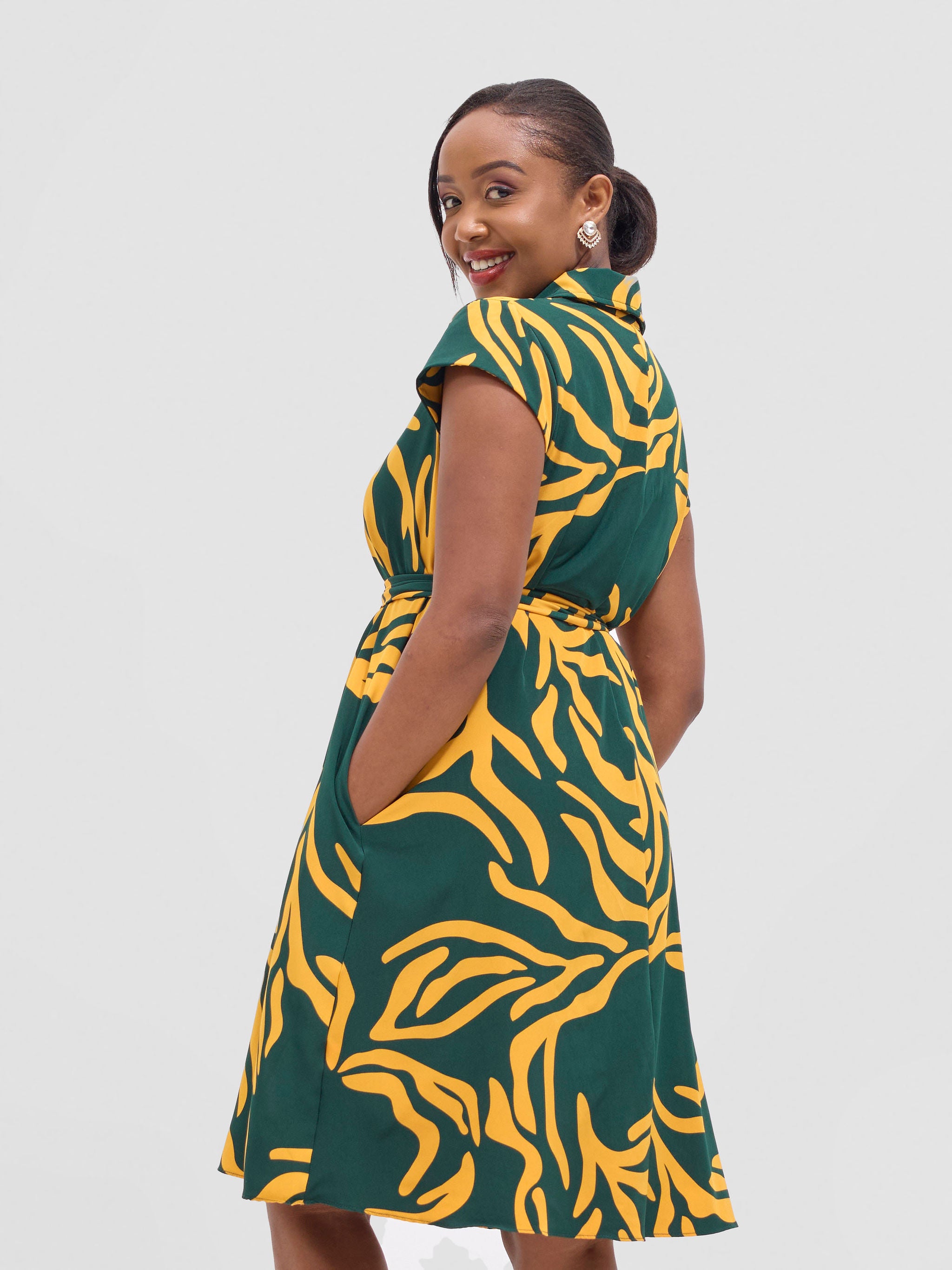 Vivo Zuri Cap Sleeve Knee Length Dress - Mustard / Green Umaca Print