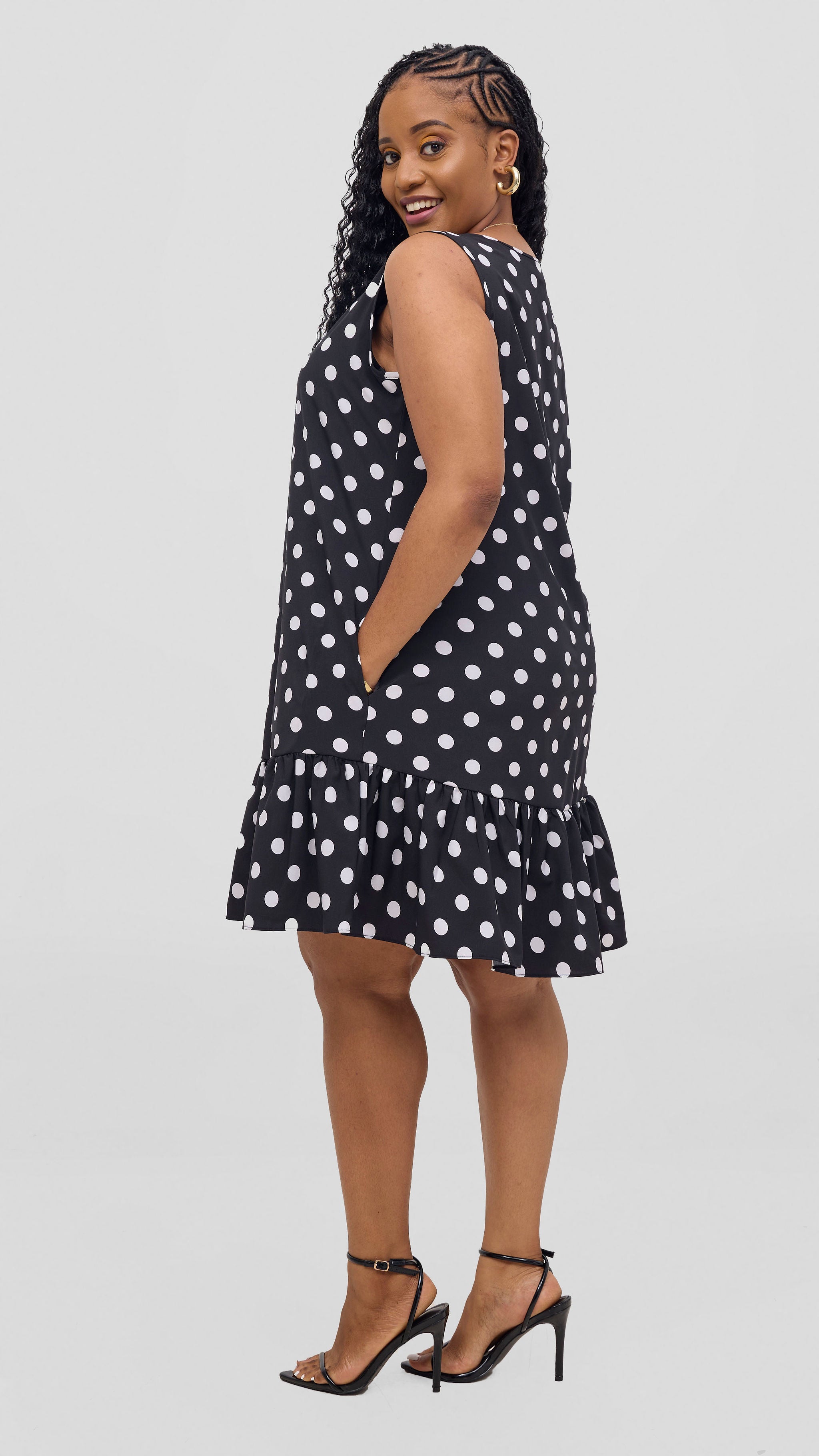 Vivo Dalia Sleeveless Gathered Tent Dress - Black / White Print