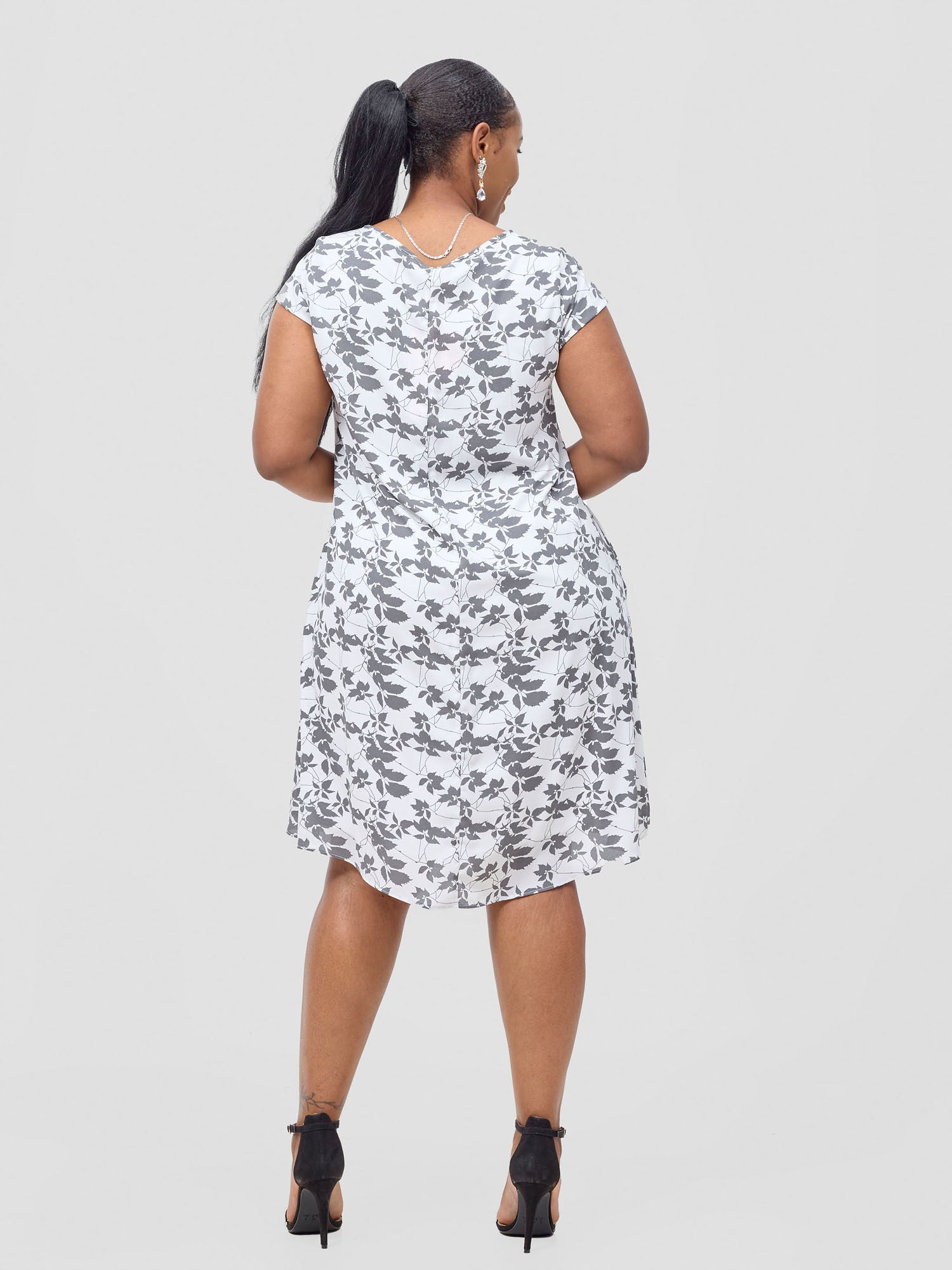 Vivo Sierra Cap Sleeve Tent Chiffon Dress - Grey / White Print