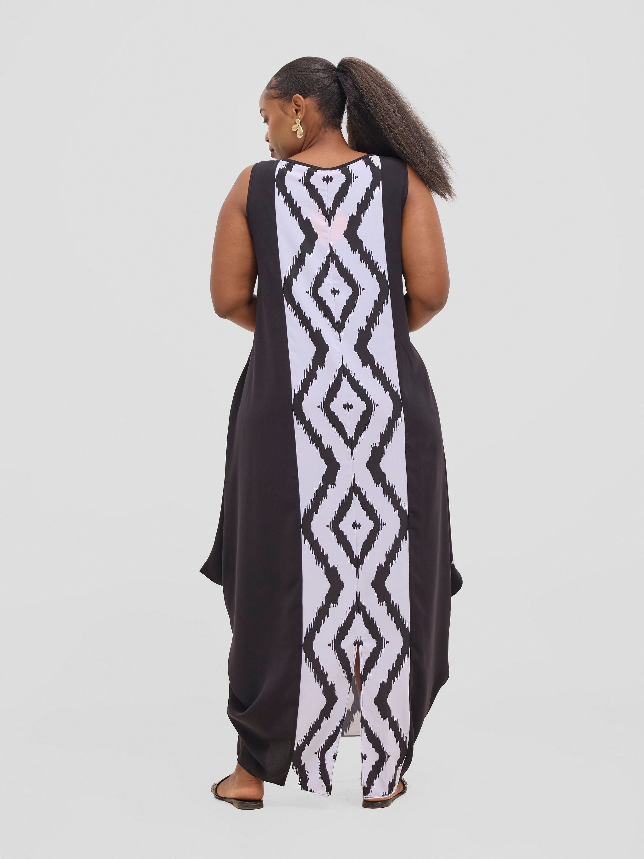 Vivo Seli Maxi Dress - Black + White / Black Esli Print