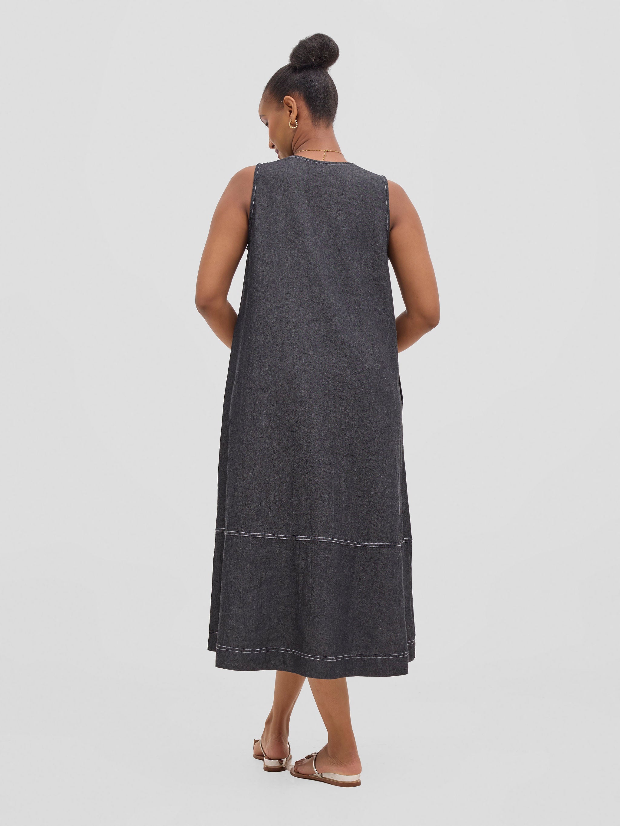 Vivo Seli V-Neck Midi Dress - Black