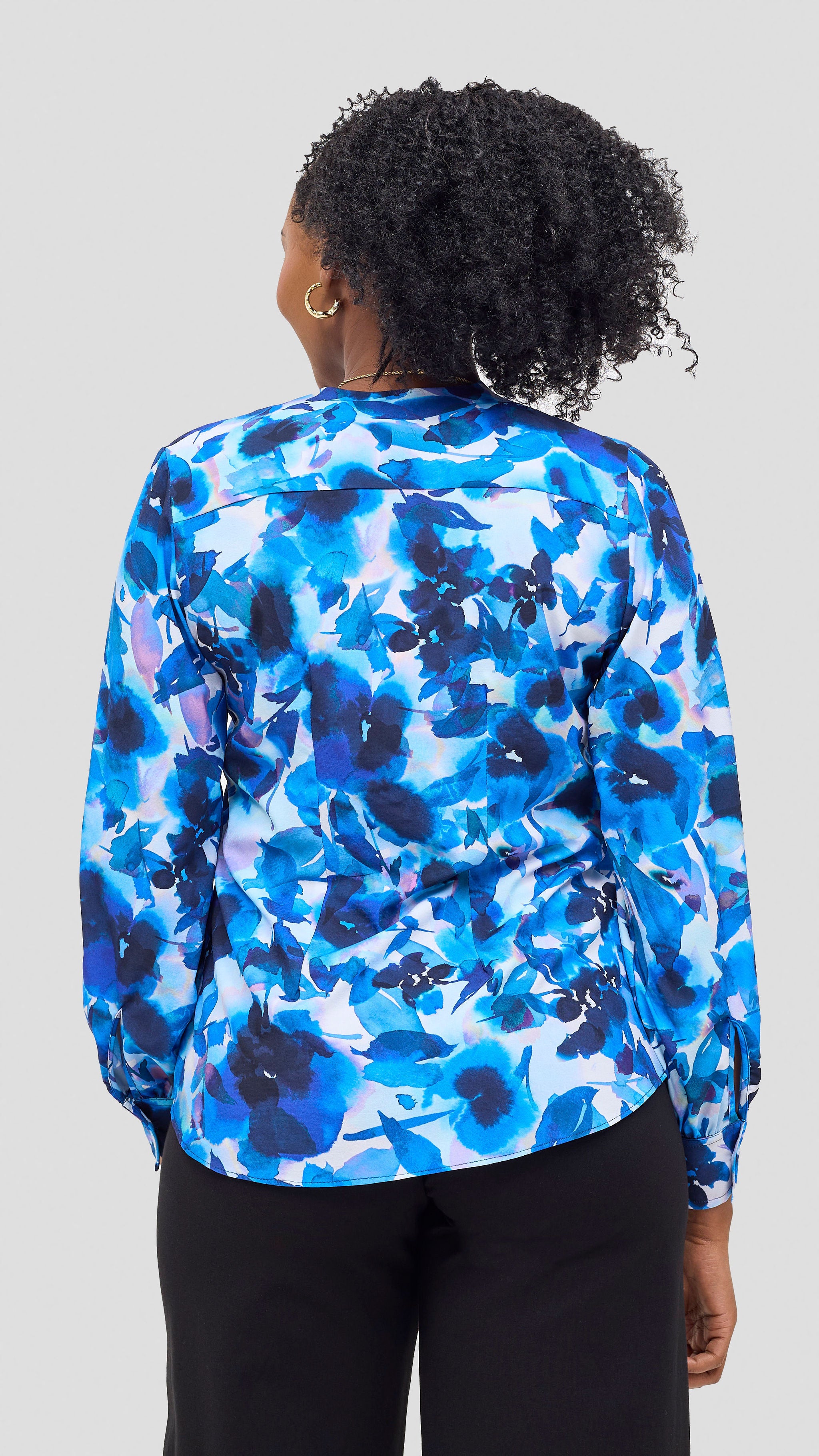 Vivo Ajani V-Neck Top - Multi-Blue Print