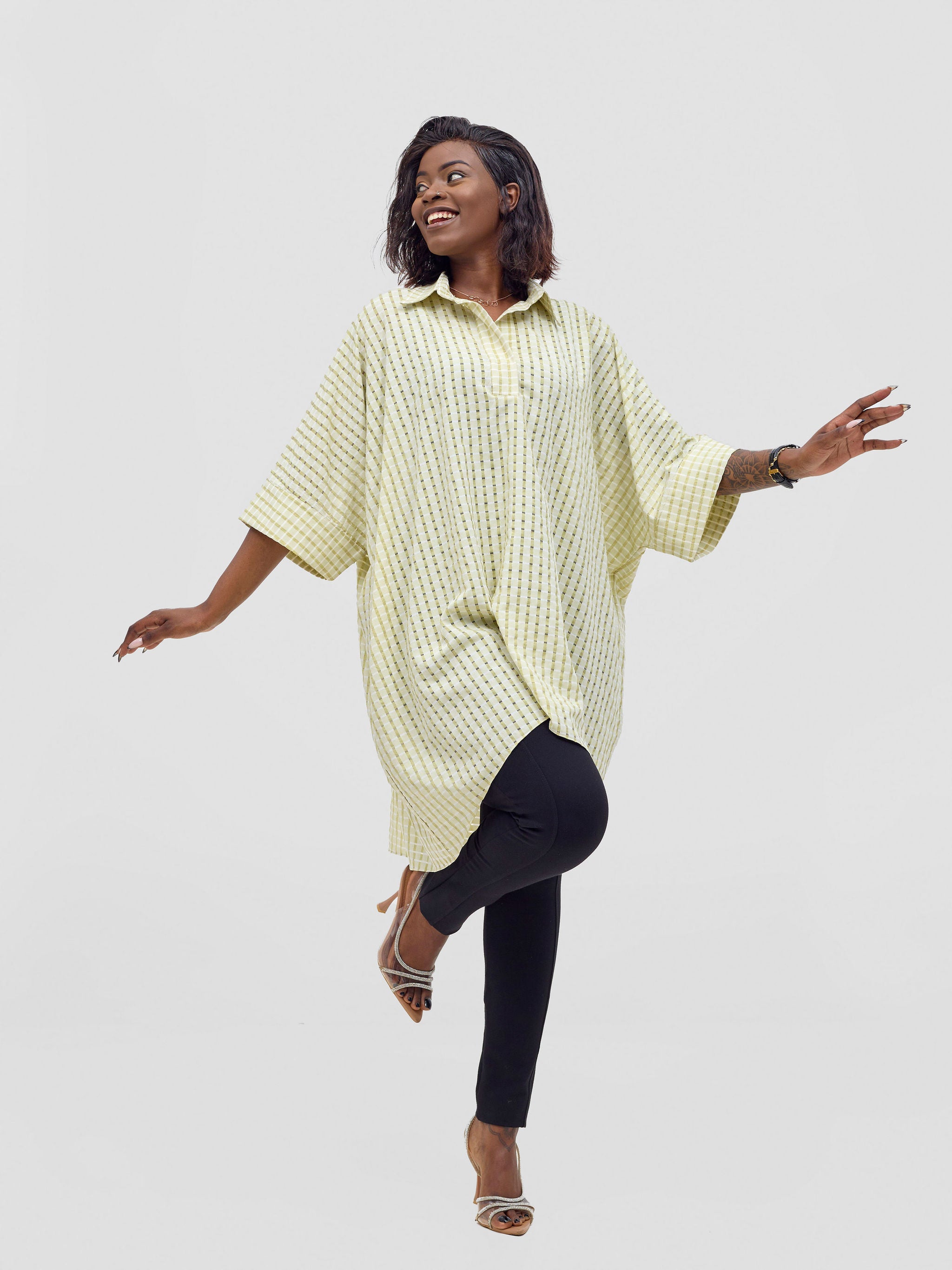 Vivo Mistari 3/4 Sleeve  V - Neck Collared Tunic Top -  Light Olive Checkered