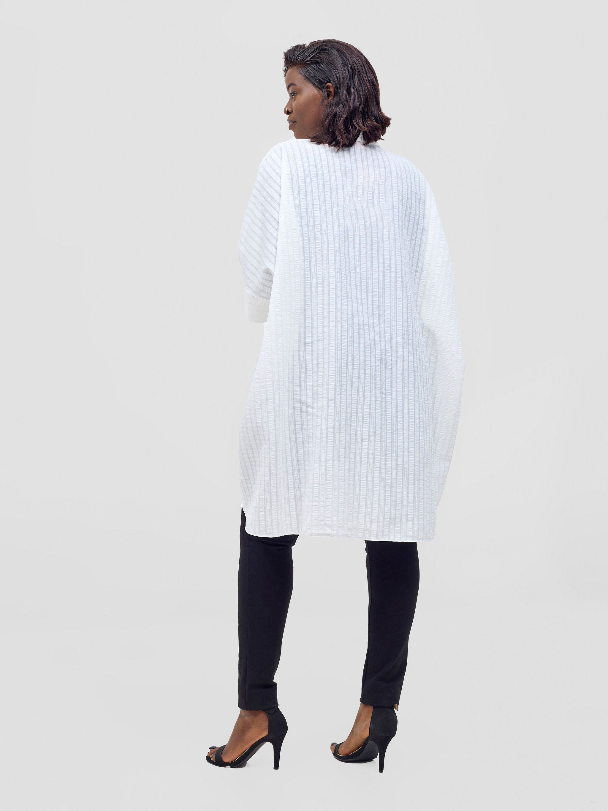 Vivo Mistari 3/4 Sleeve  V - Neck Collared Tunic Top -  White Textured