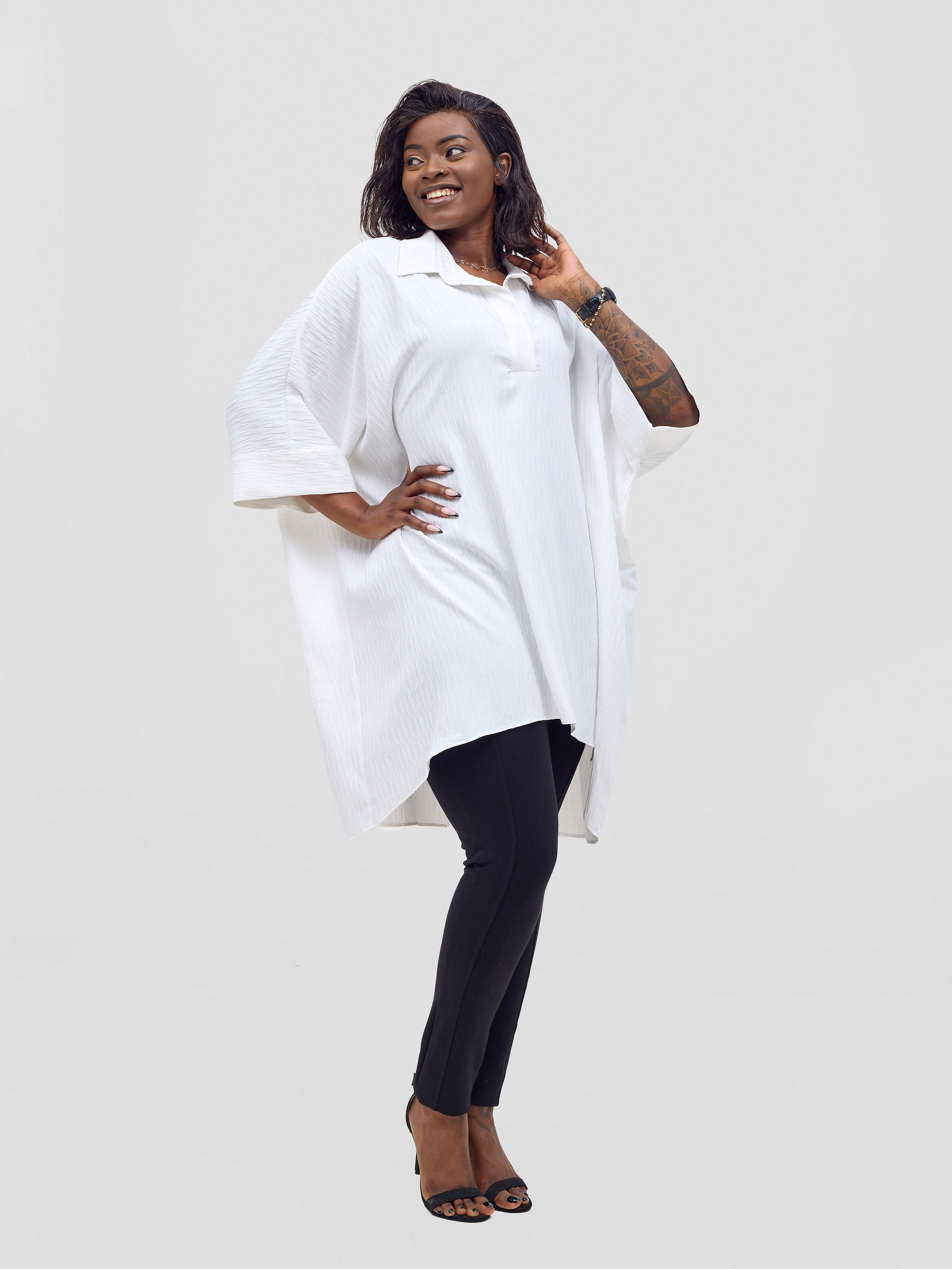 Vivo Mistari 3/4 Sleeve  V - Neck Collared Tunic Top -  White stripes