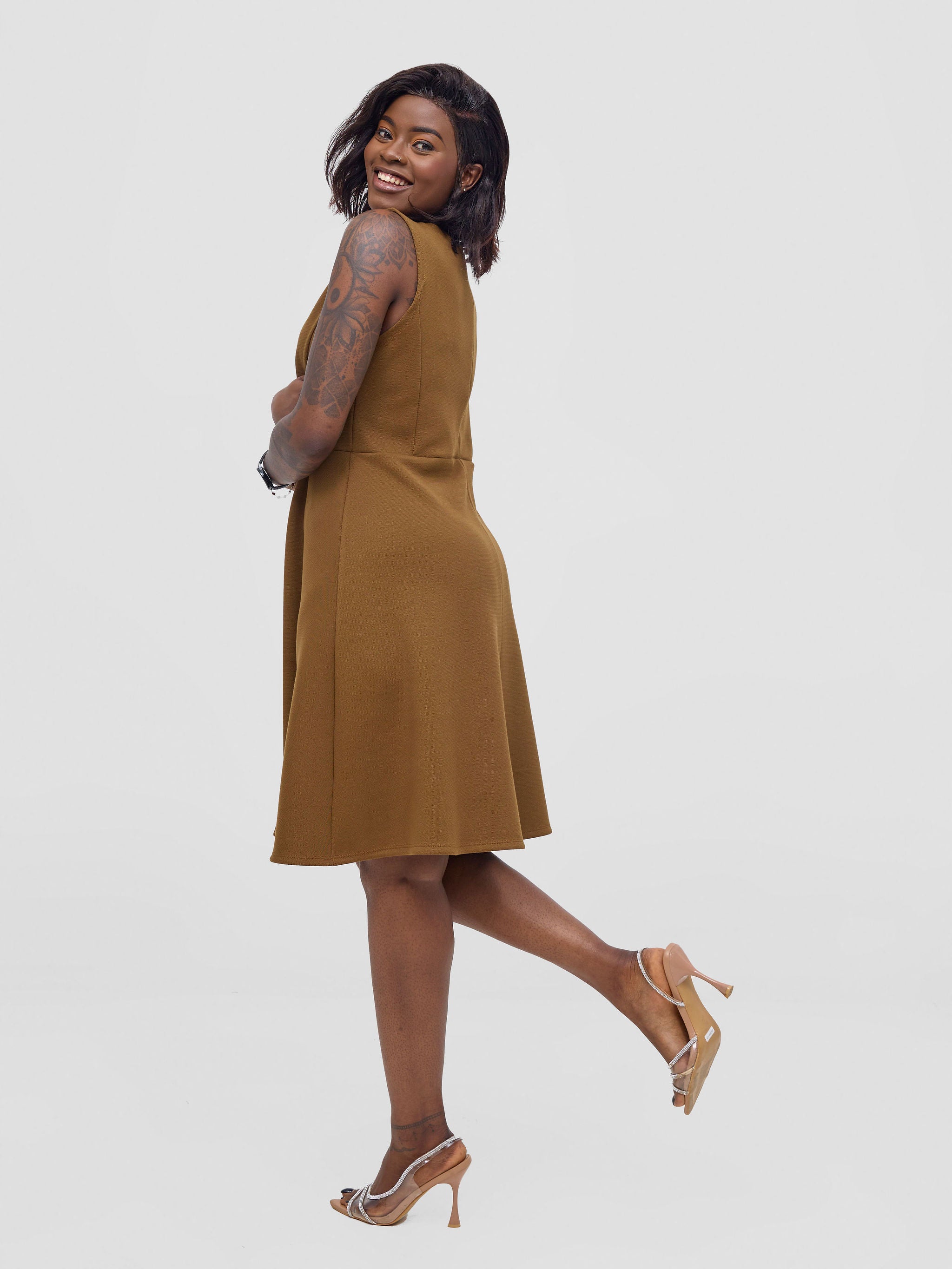 Vivo Niari Boat Neck Dress - Dark Tan