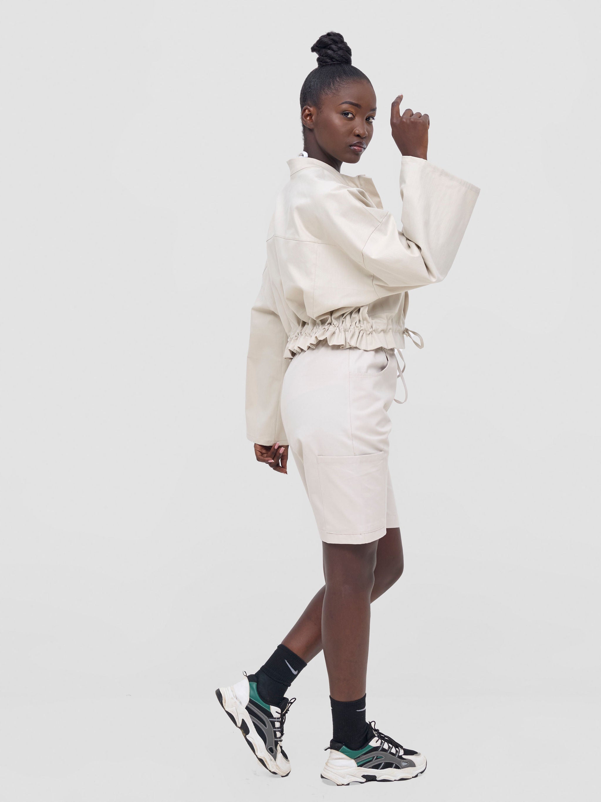 Zoya Nia Cargo Shorts - Beige