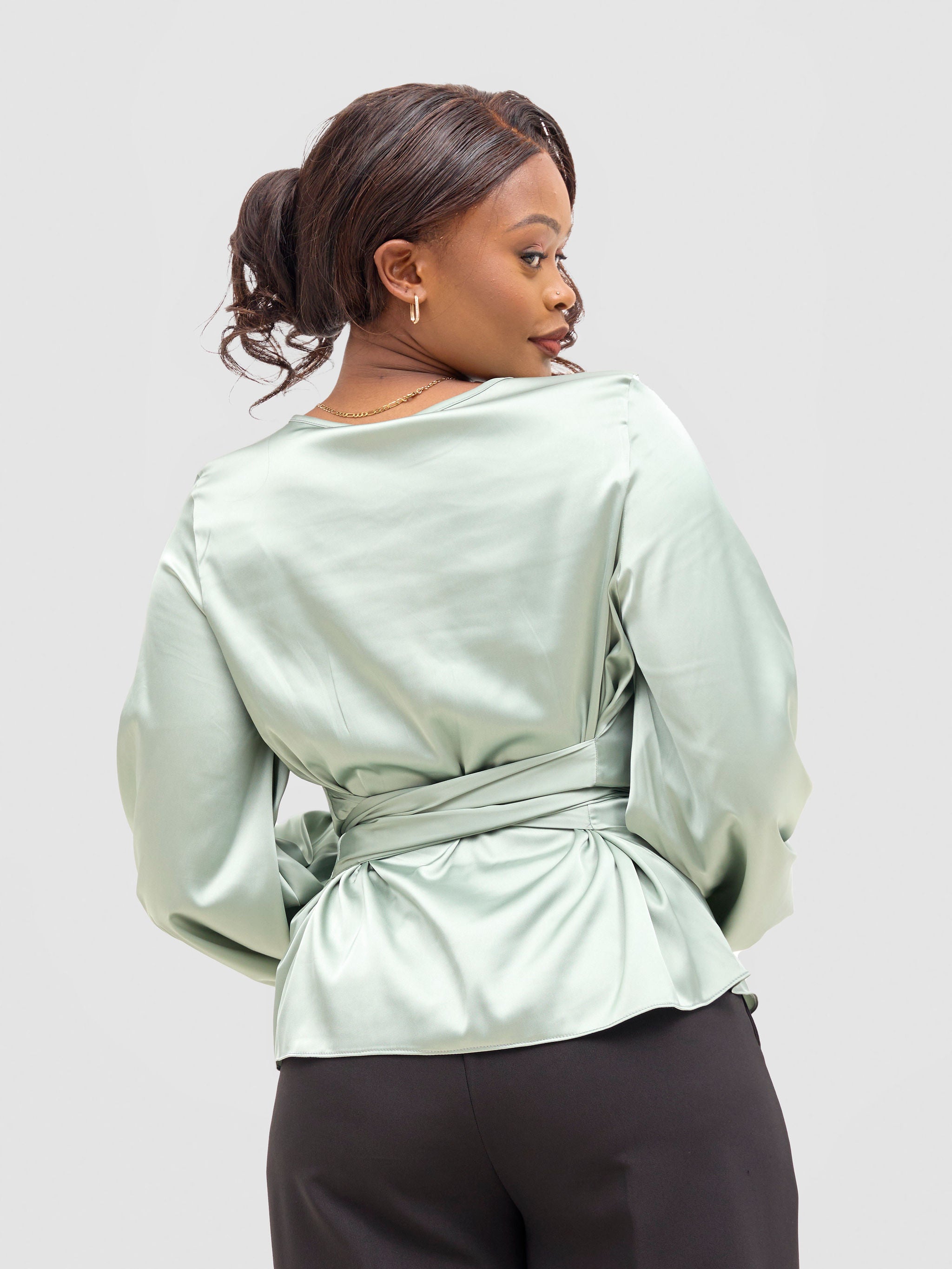 Vivo Izzy Satin Bishop Sleeve Top - Mint