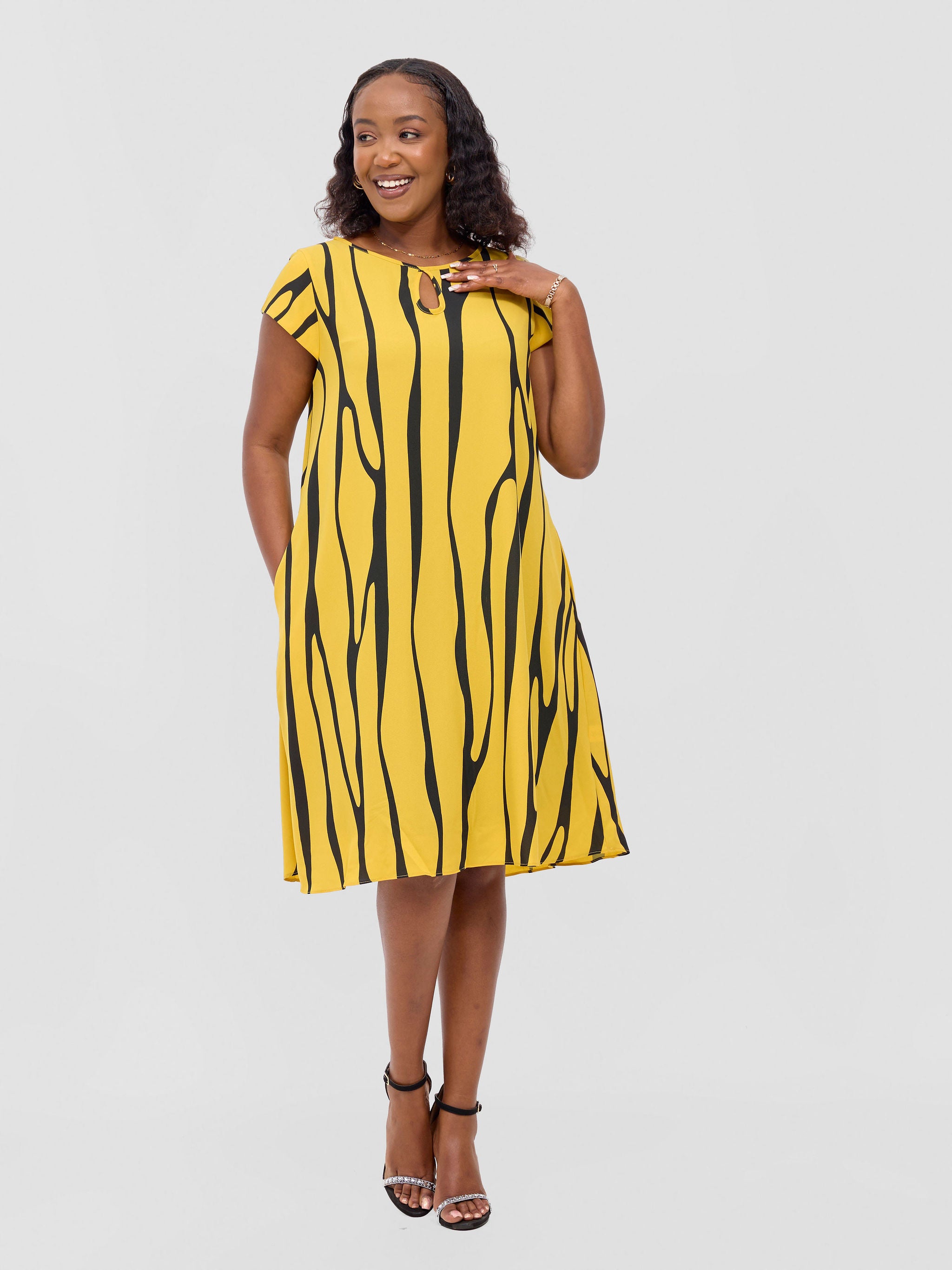 Vivo Sierra Cap Sleeve Tent Chiffon Dress - Mustard / Black Sidi Print
