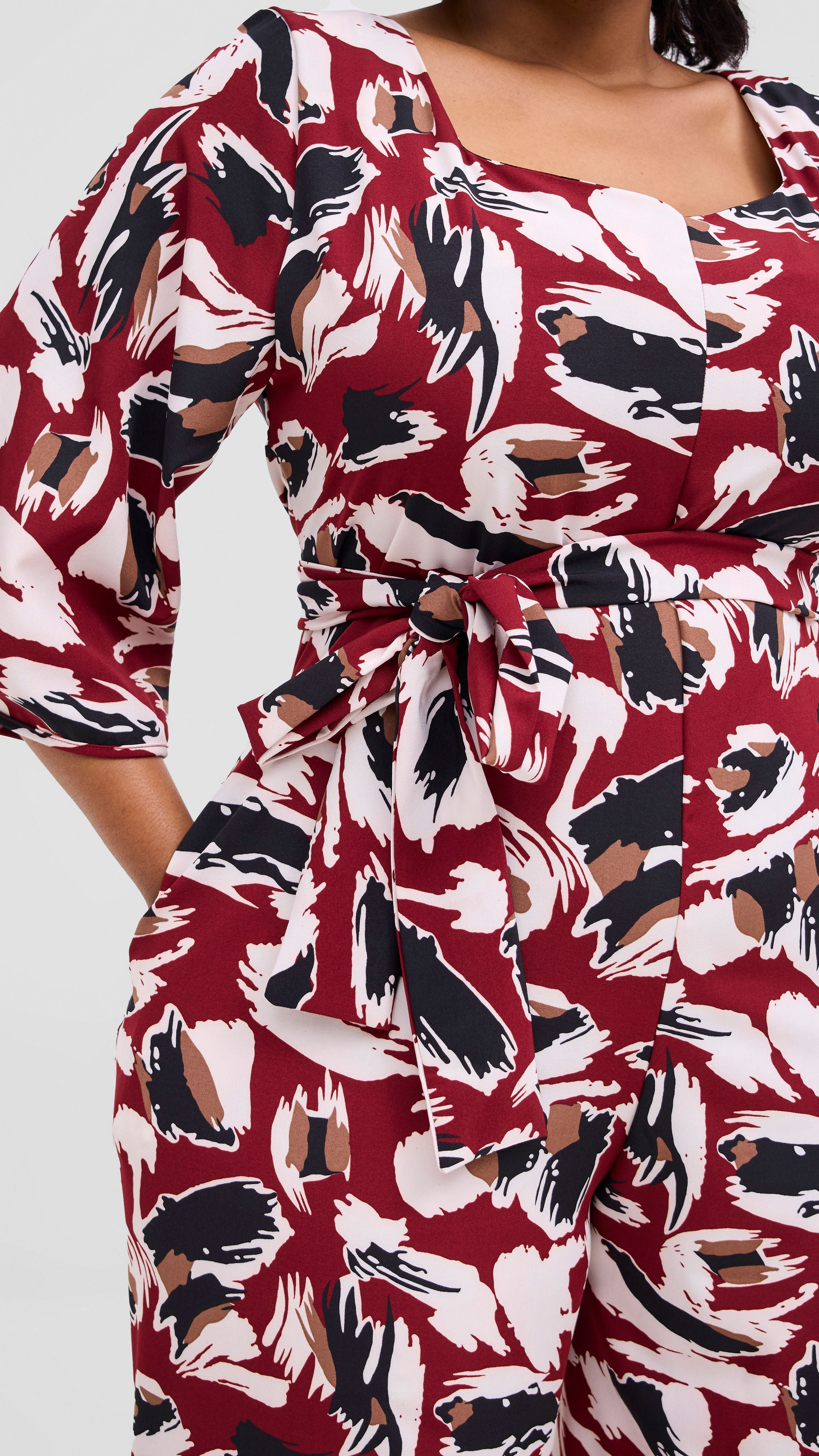 Vivo Zahari Sweatheart Neck Jumpsuit - Maroon / Black Print
