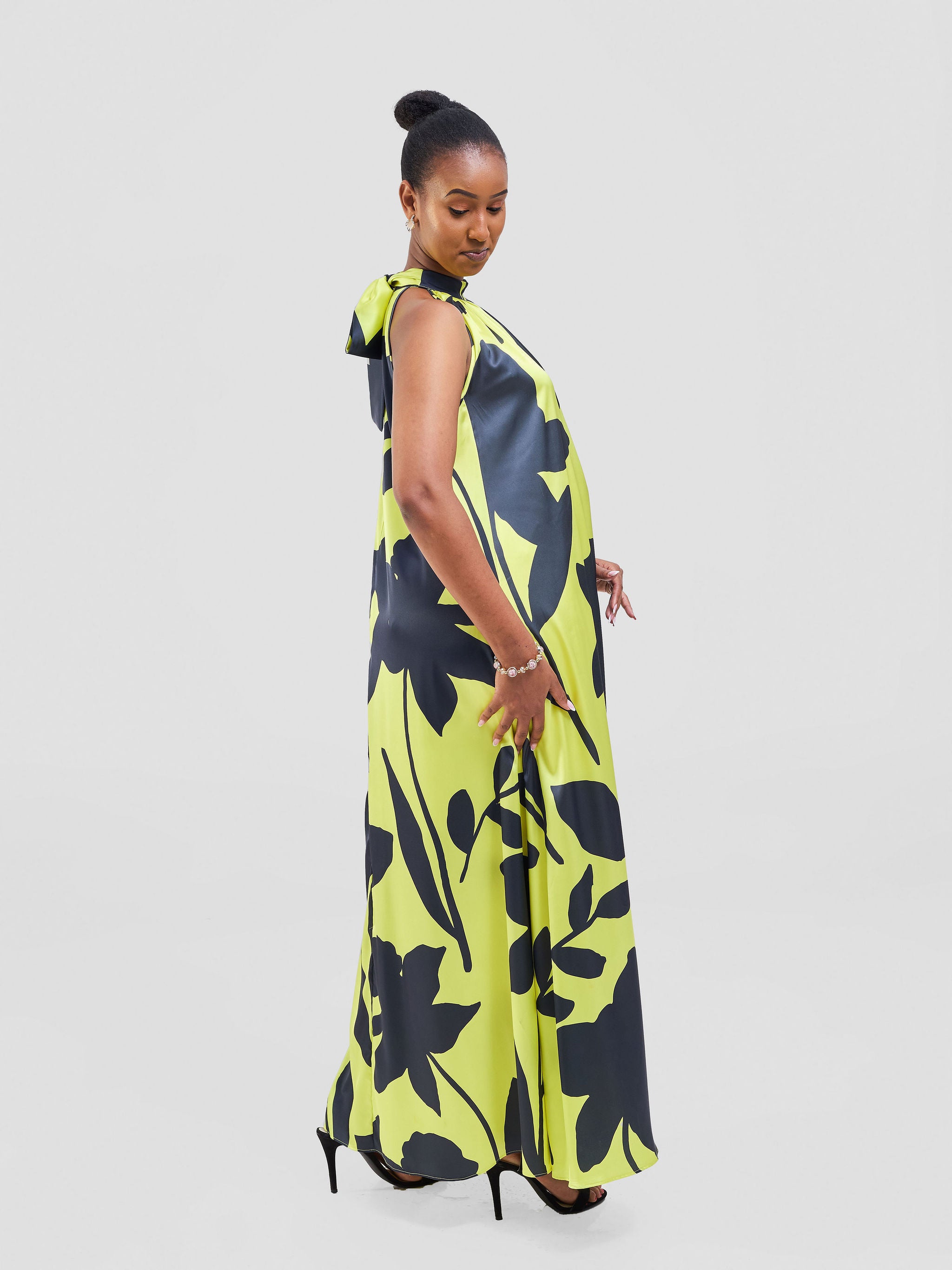 Vivo Jamila Halter Neck Maxi Dress - Lime / Dark Navy Voi Print