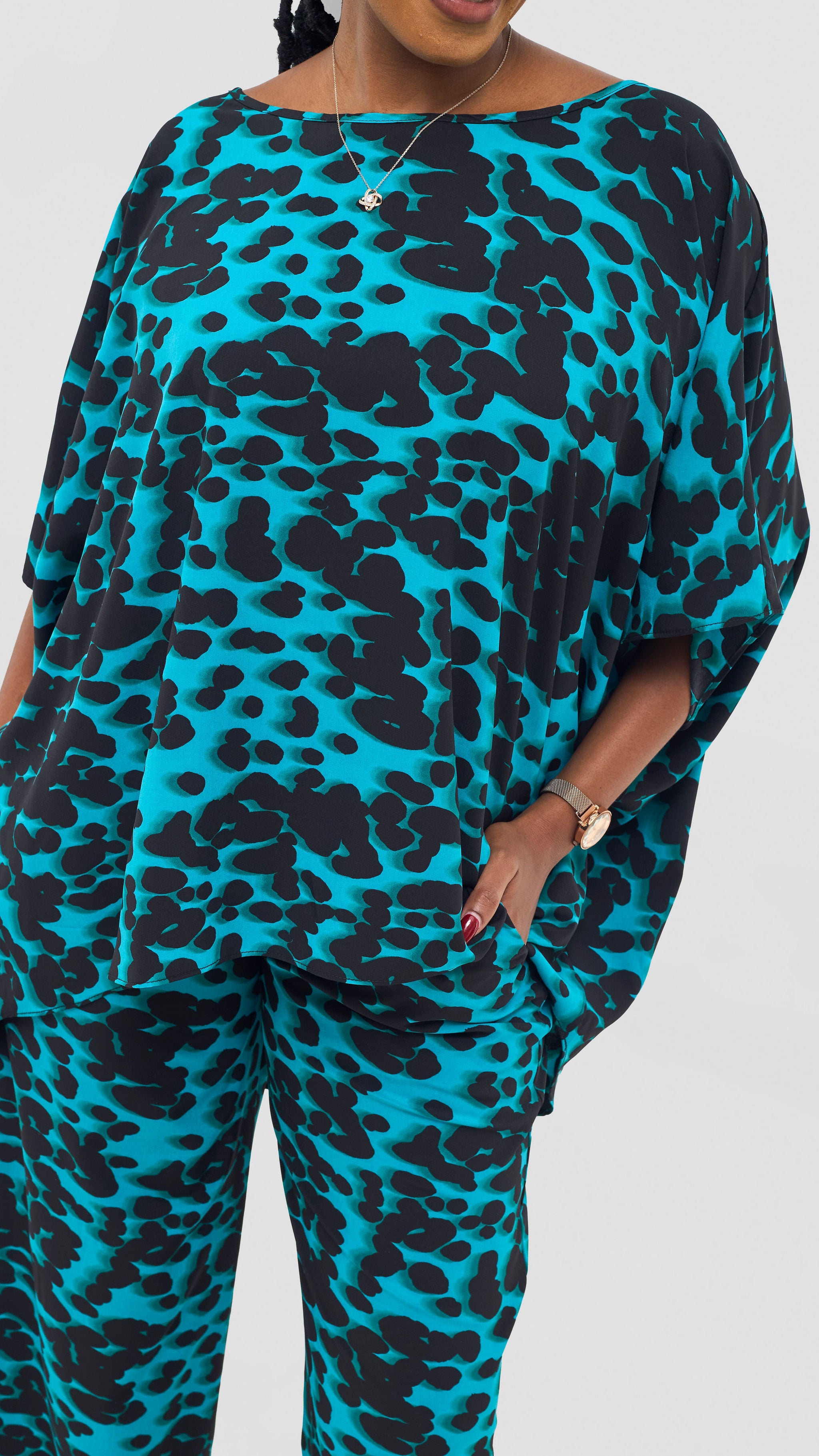Vivo Maisha Wide High Low Top - Teal / Black Print