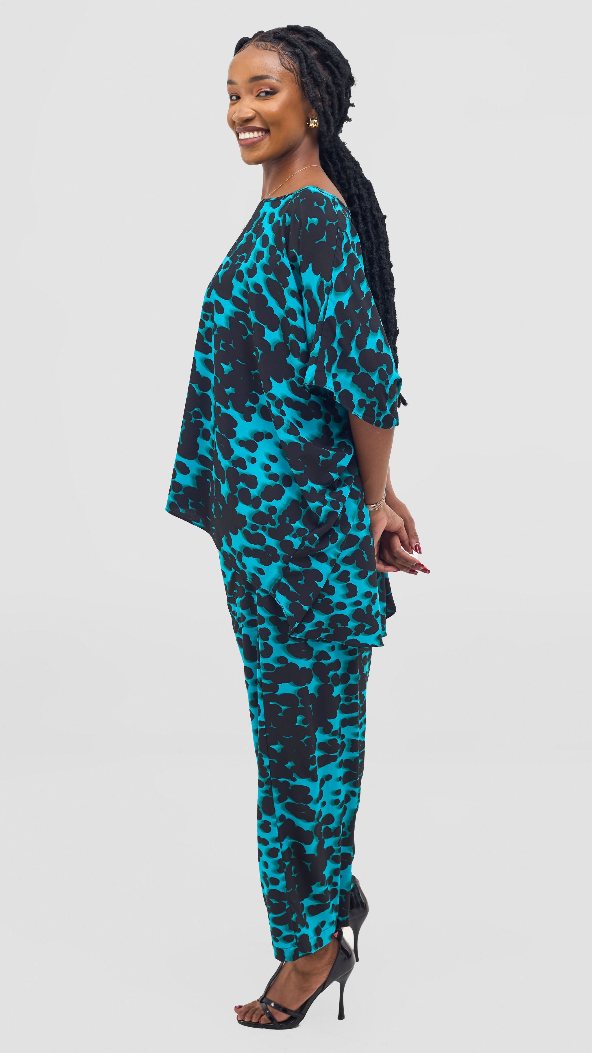 Vivo Maisha Wide High Low Top - Teal / Black Print