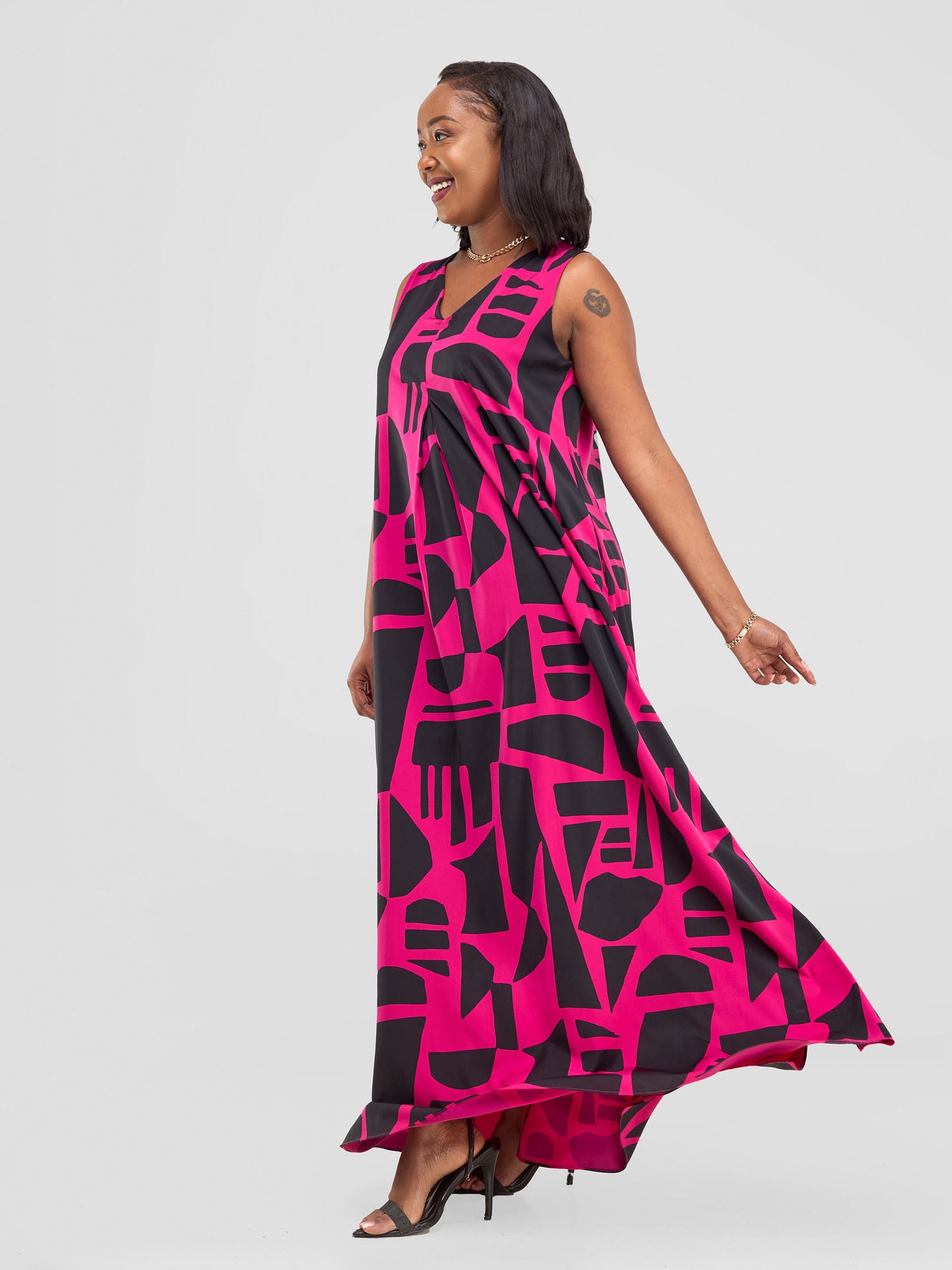 Vivo Ava Front Pleat Maxi Dress - Hot Pink / Black Samba Print