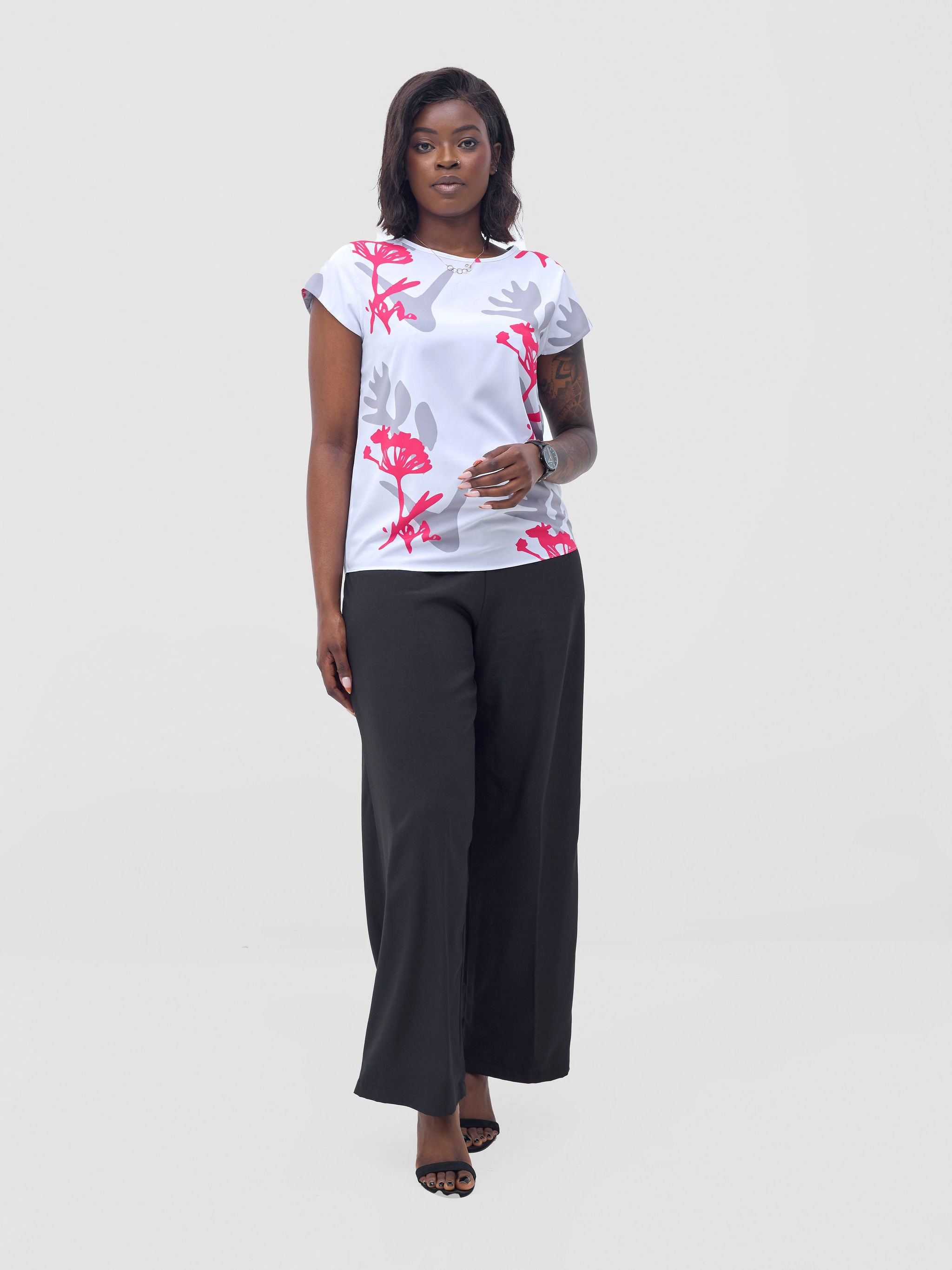 Vivo Basic Crepe Cap Sleeved Top - White / Pink Abasi Print