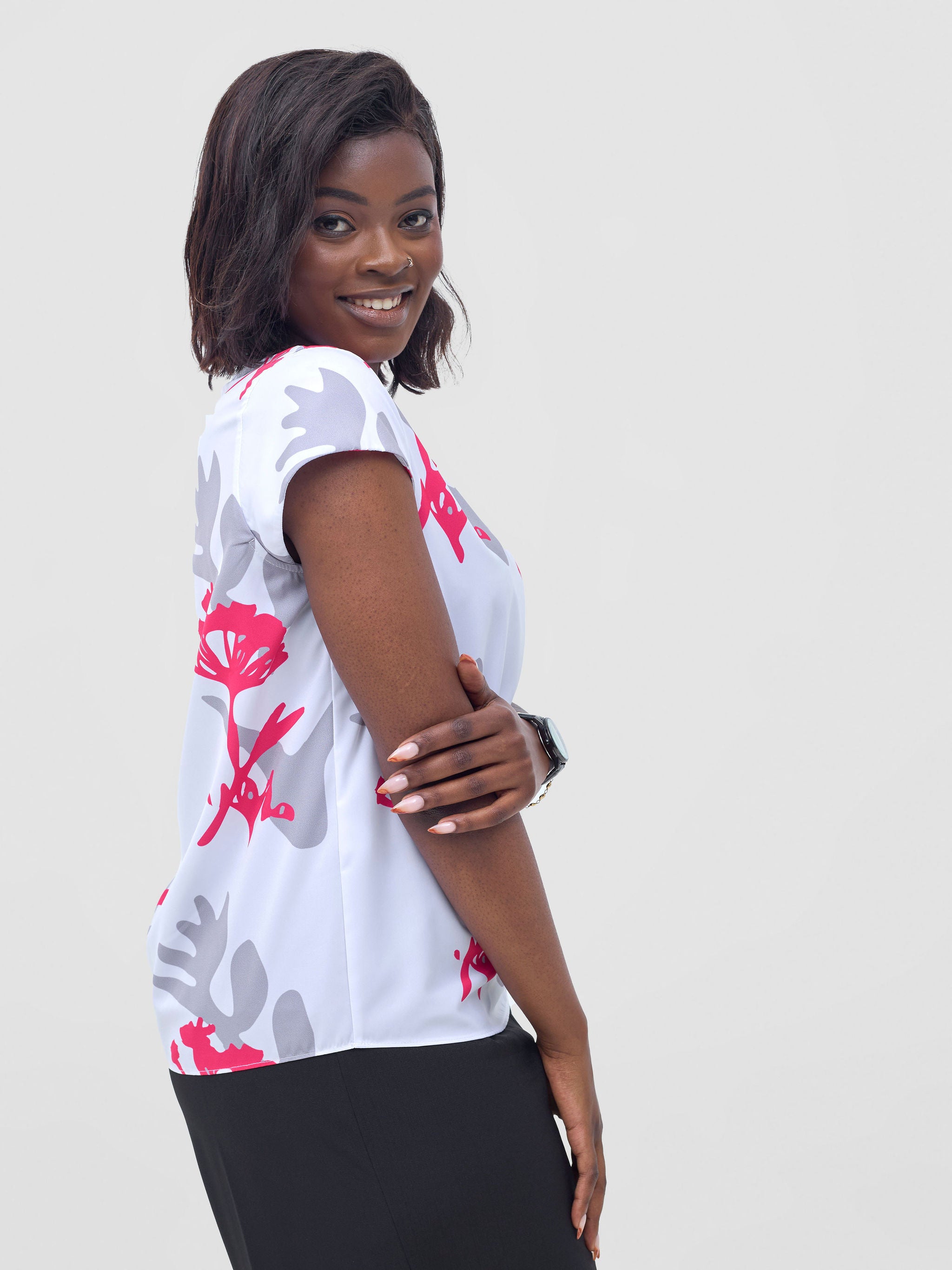 Vivo Basic Crepe Cap Sleeved Top - White / Pink Abasi Print