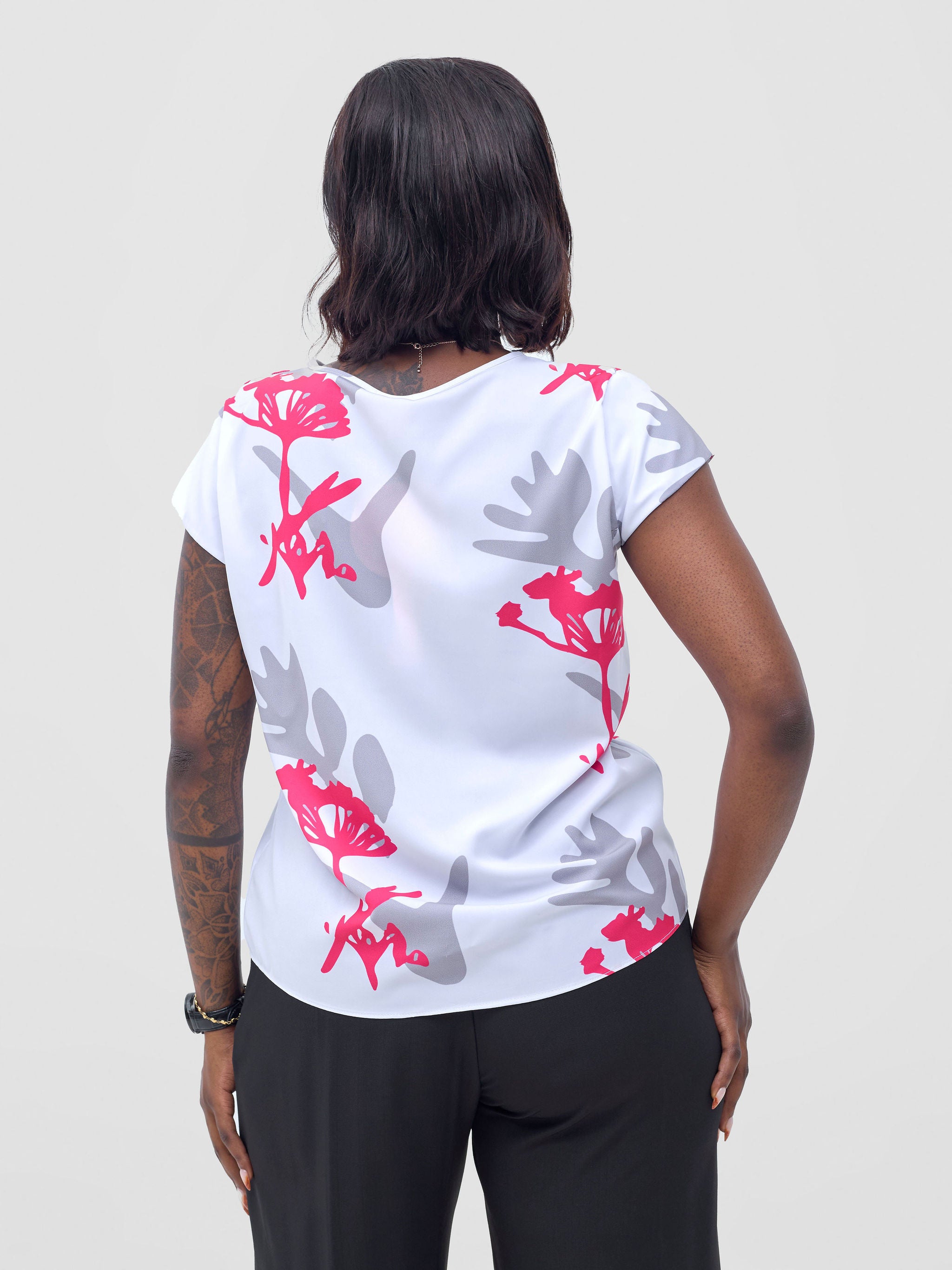 Vivo Basic Crepe Cap Sleeved Top - White / Pink Abasi Print