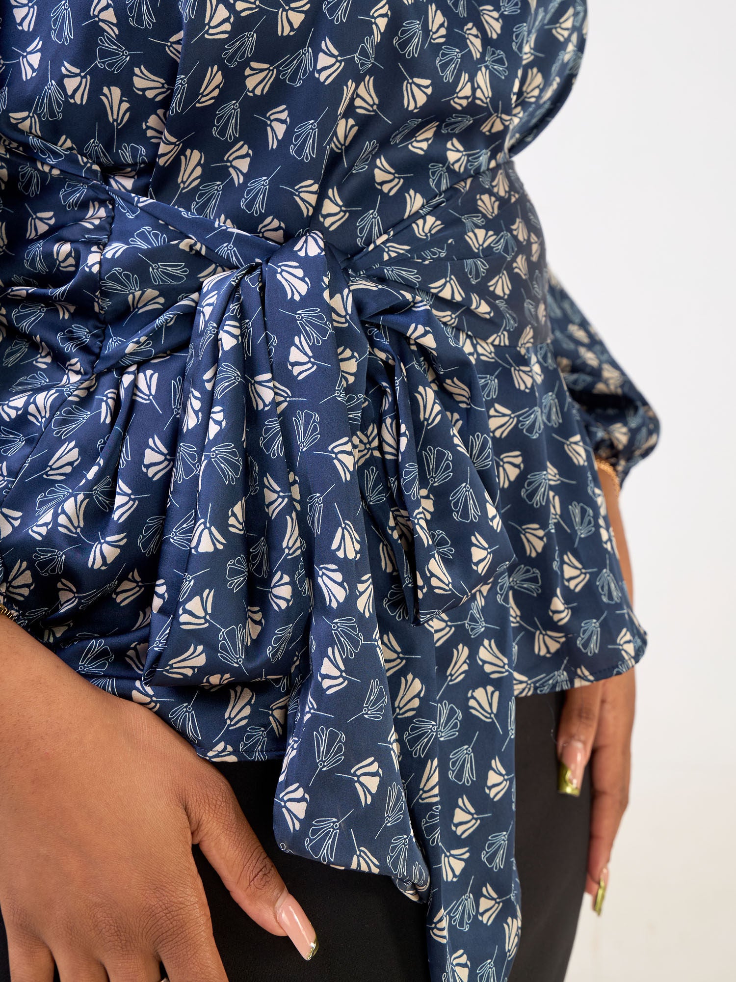 Vivo Izzy Satin Bishop Sleeve Top - Navy Teli Print