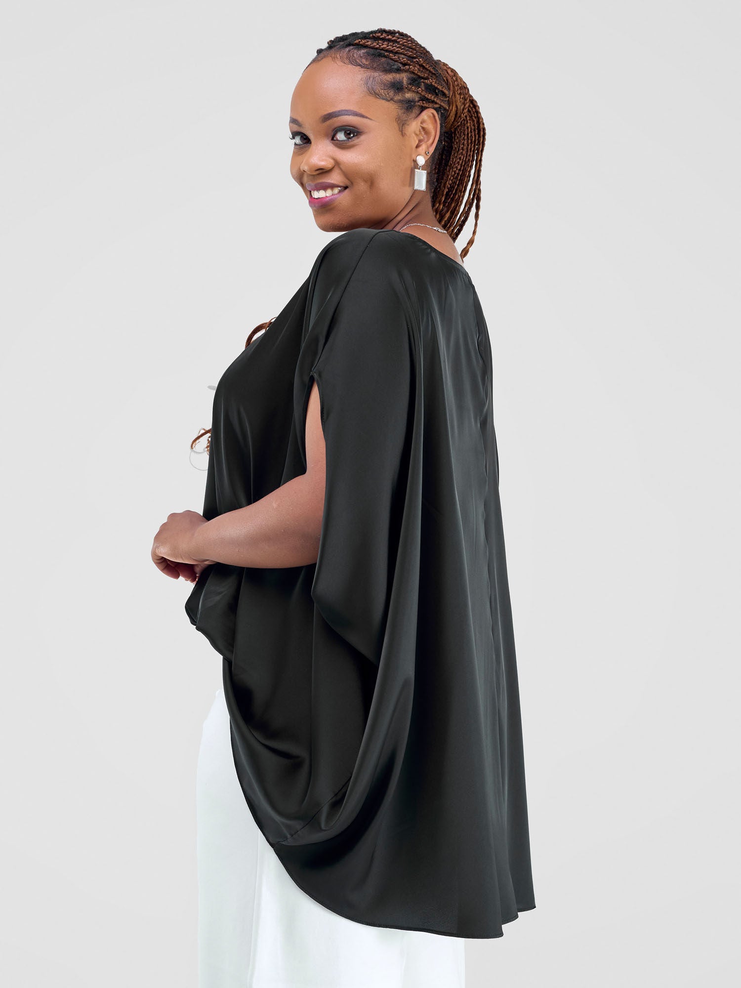 Vivo Amai Cape Top - Black