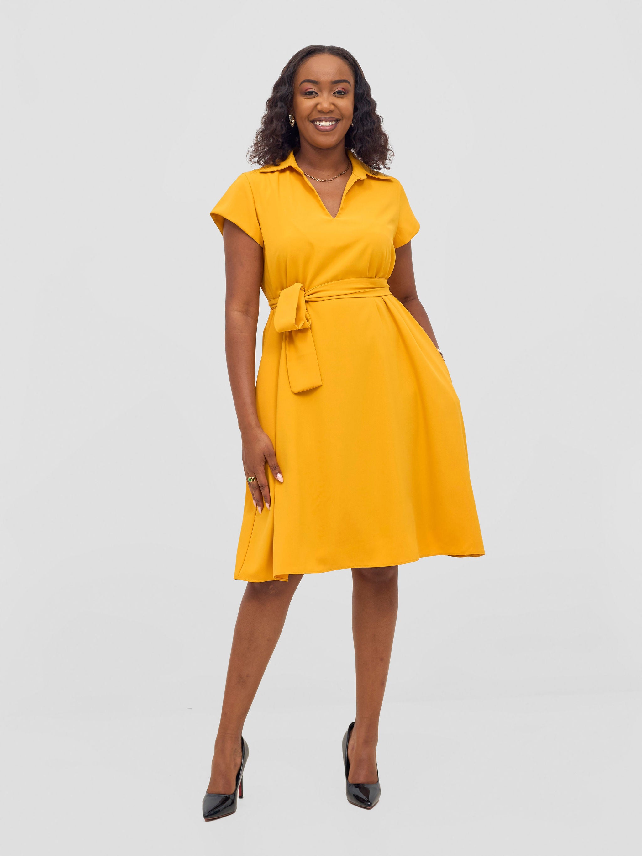 Vivo Zuri Cap Sleeve Knee Length Dress - Light Mustard